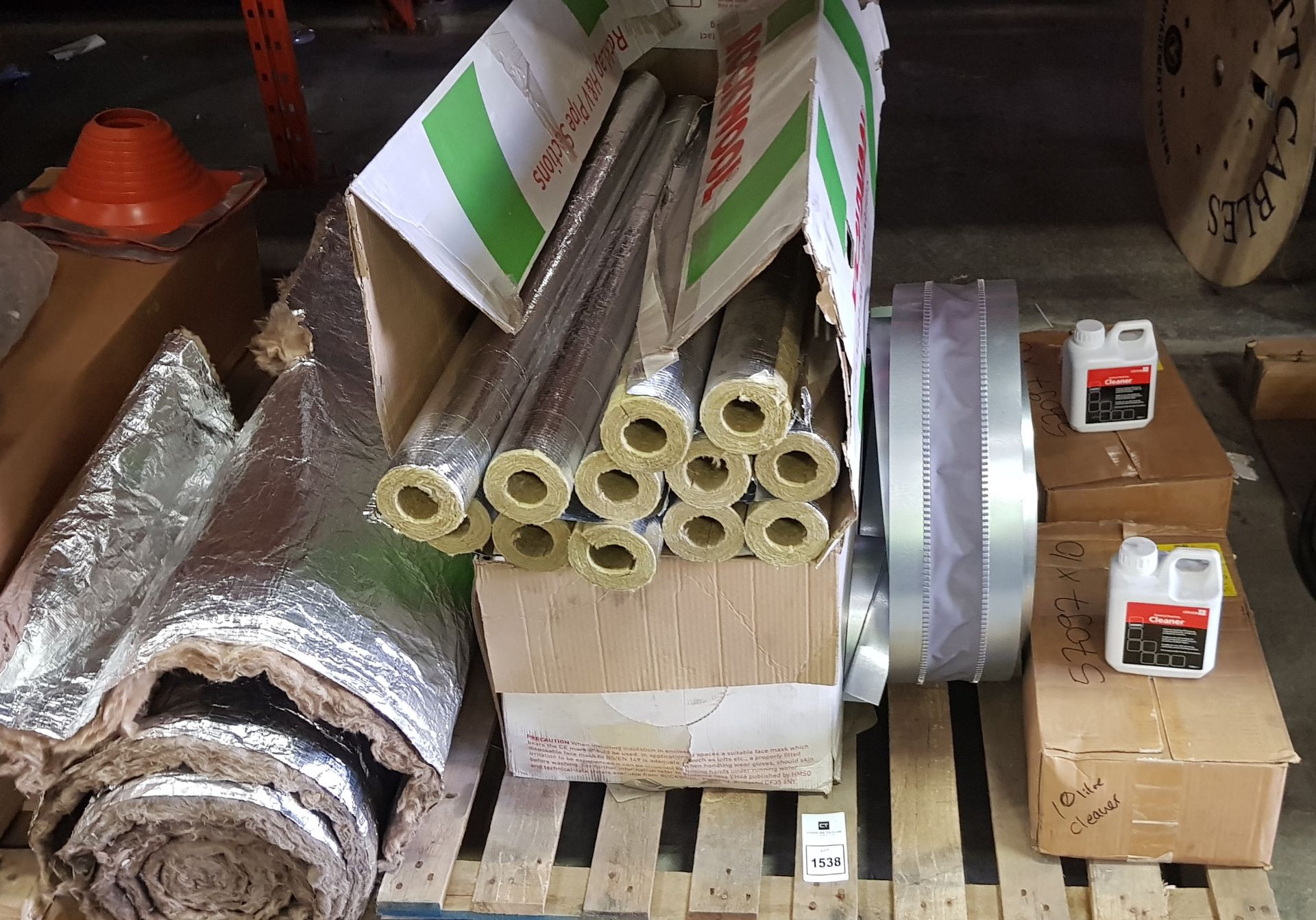 MIXED TOOL LOT CONTAINING H&V INSULATED PIPE SECTION ( 42MM CORE - 20MM WIDTH , CENTER CENTRAL