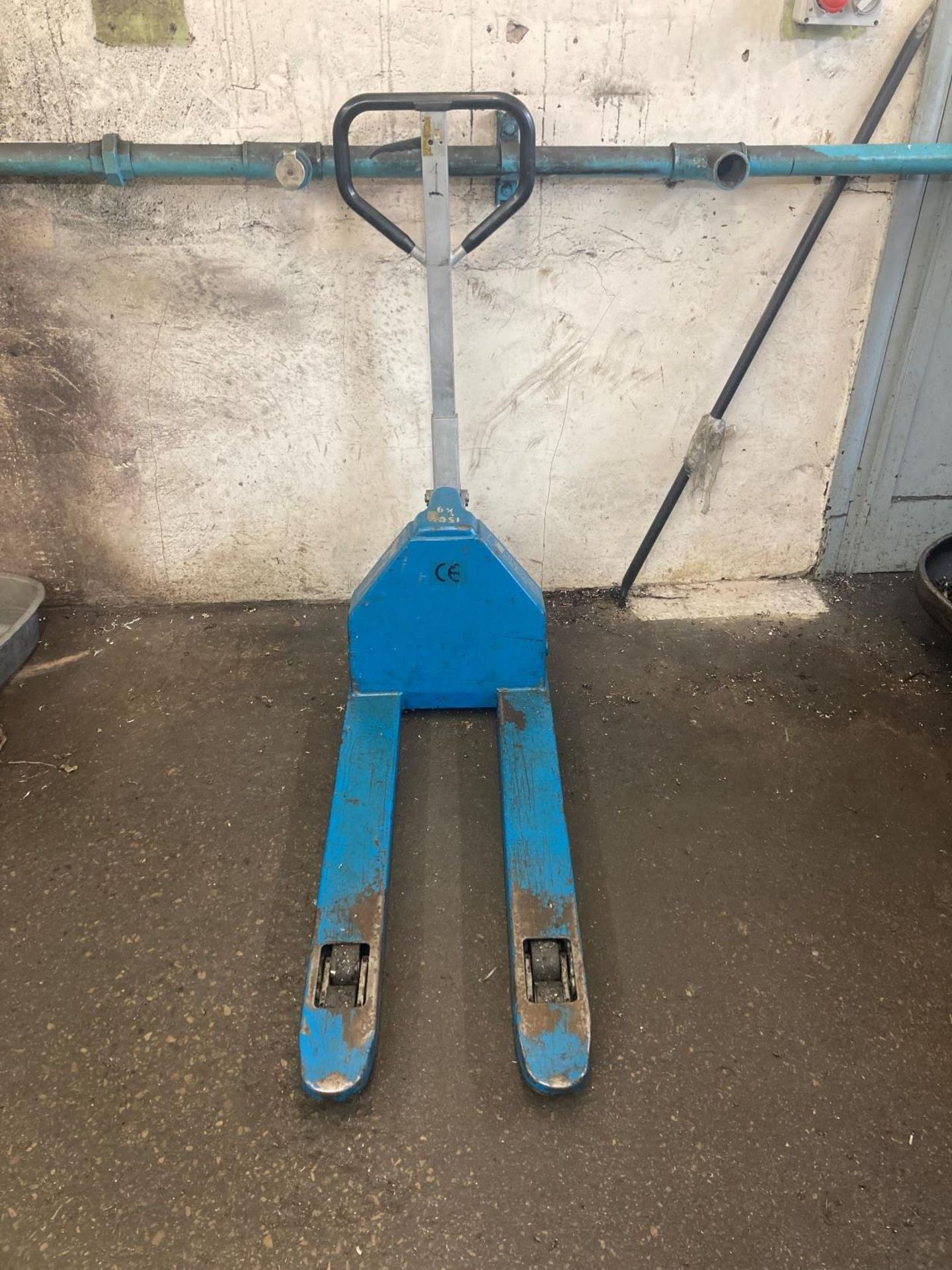 PFAFF 1500kg PALLET TRUCK (BLUE) ** PLEASE NOTE THESE ITEMS ARE LOCATED IN STOCKPORT & WILL