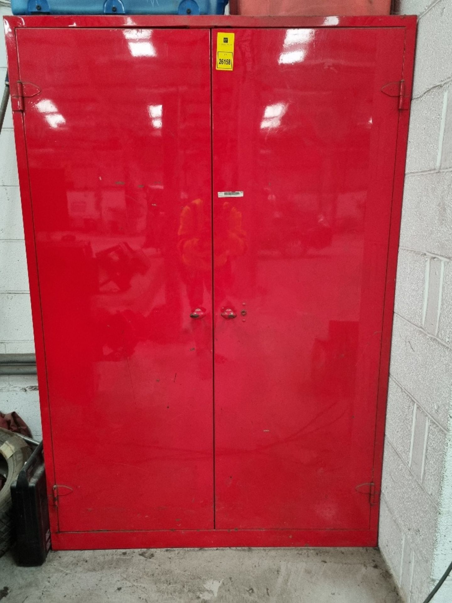 METAL STORAGE CUPBOARD CONTAINING APPROX 53 CITROEN MANUALS FOR VARIOUS MODELS INCLUDING BERLINGO,