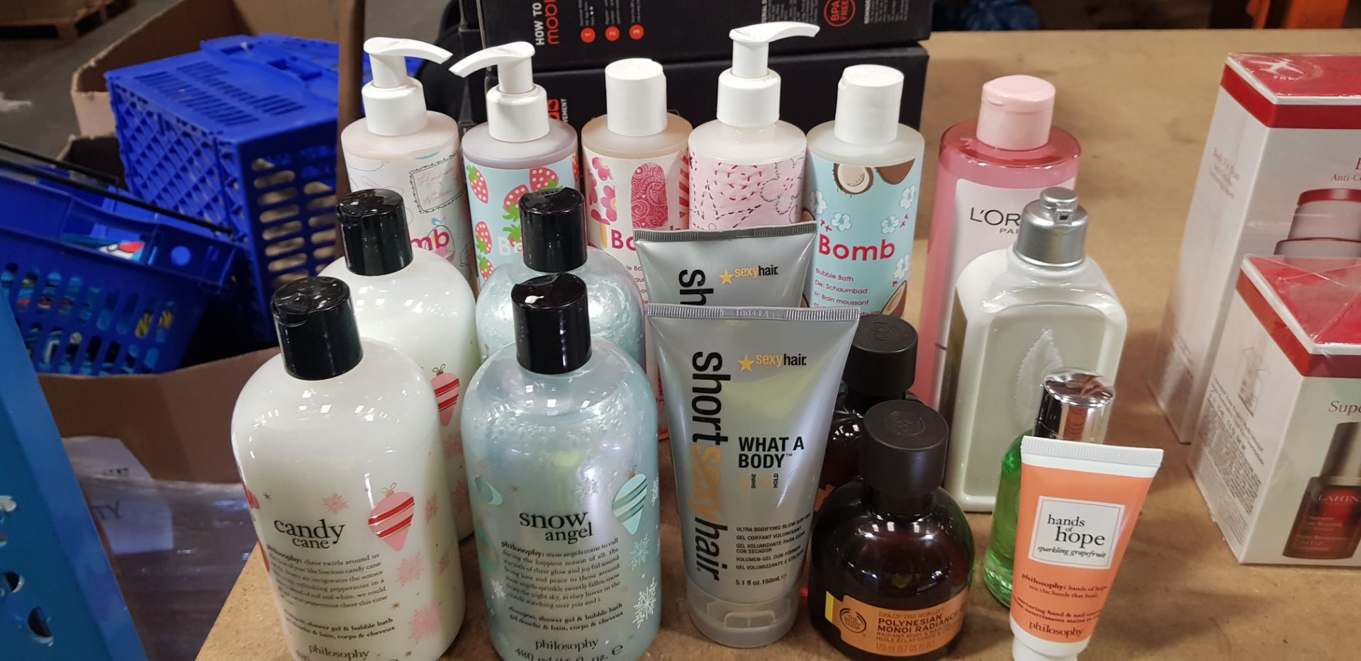 17 PIECE MIXED LOT TO CONTAIN BOMB PRODUCTS IE BODY LOTION, HANDWASH AND BUBBLE BATH, ALSO