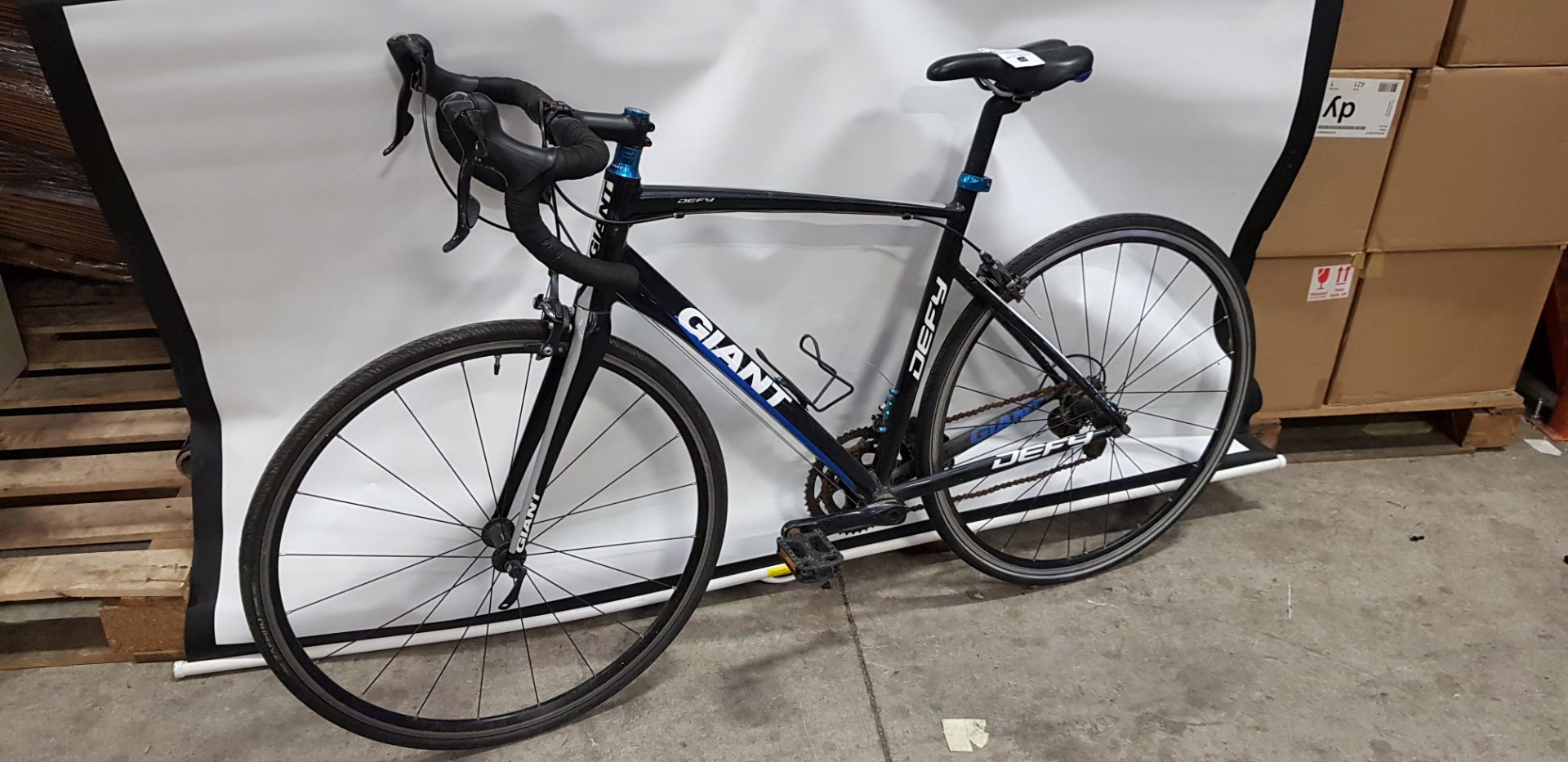 1 X GIANT DEFY ALUXX SL 6000 SERIES BUTTED TUBING ROAD BICYCLE WITH THIN TYRES ( FRAME DIMENSION