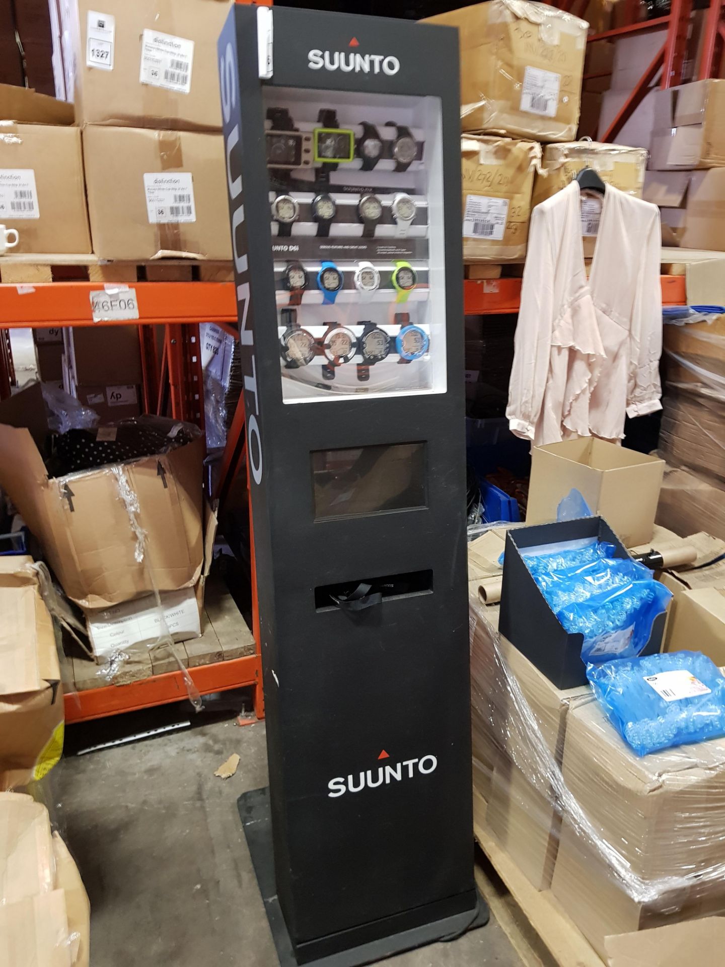 1 X SUUNTO WATCH DISPLAY STAND WITH 16 X DEMONSTRATION WATCHES