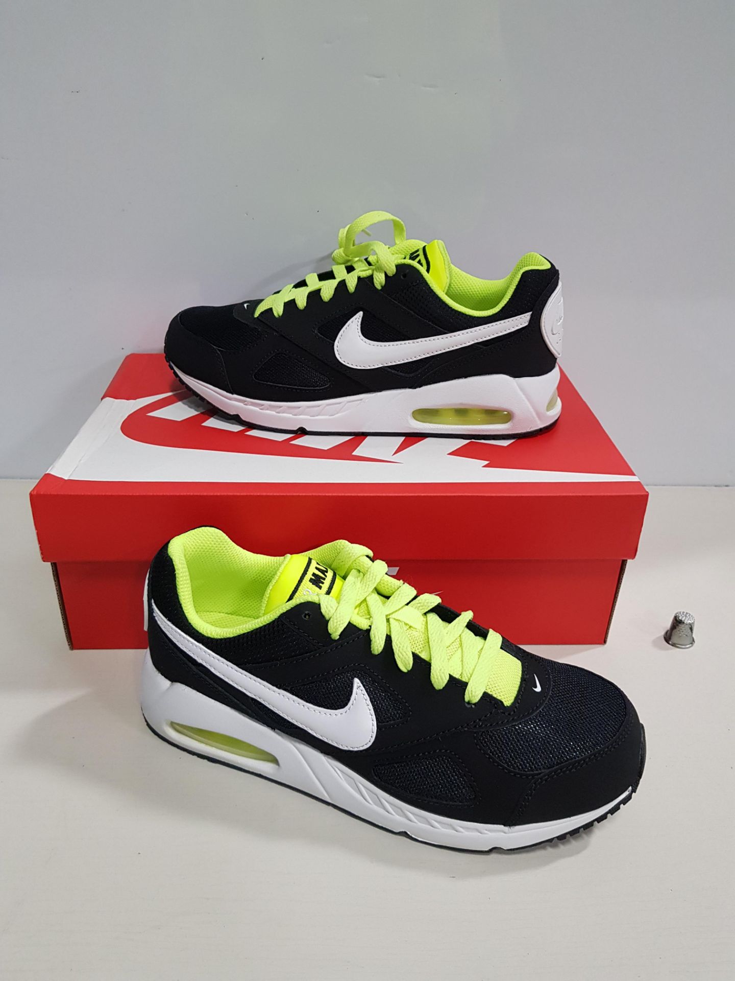 5 X BRAND NEW NIKE AIR MAX IVO IN BLACK / VOLT - ALL IN SIZE UK 5.5 ( RRP £ 69.99 PP )