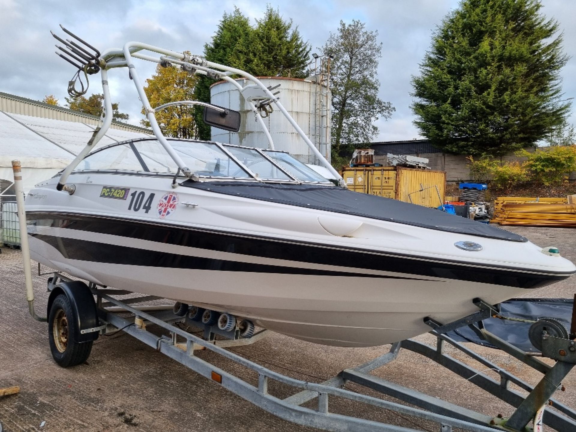 CAMPION ALLANTE S545 BOAT WITH MERCURY MERCRUISER ALPHA ONE 4.3L ENGINE. RATED FOR 8 PASSENGERS WITH