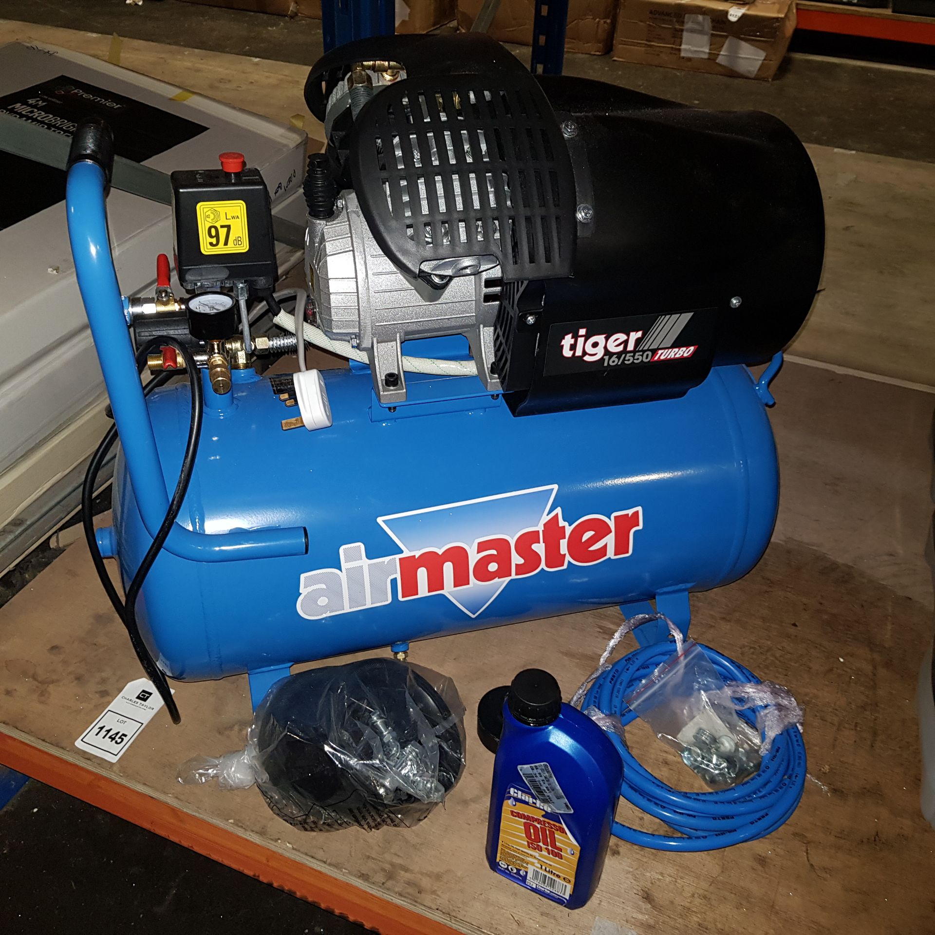 BRAND NEW AIRMASTER TIGER 16/550 TURBO COMPRESSOR (NOTE ONE FILTER NEEDS REPLACING) PLUS 1 LITRE