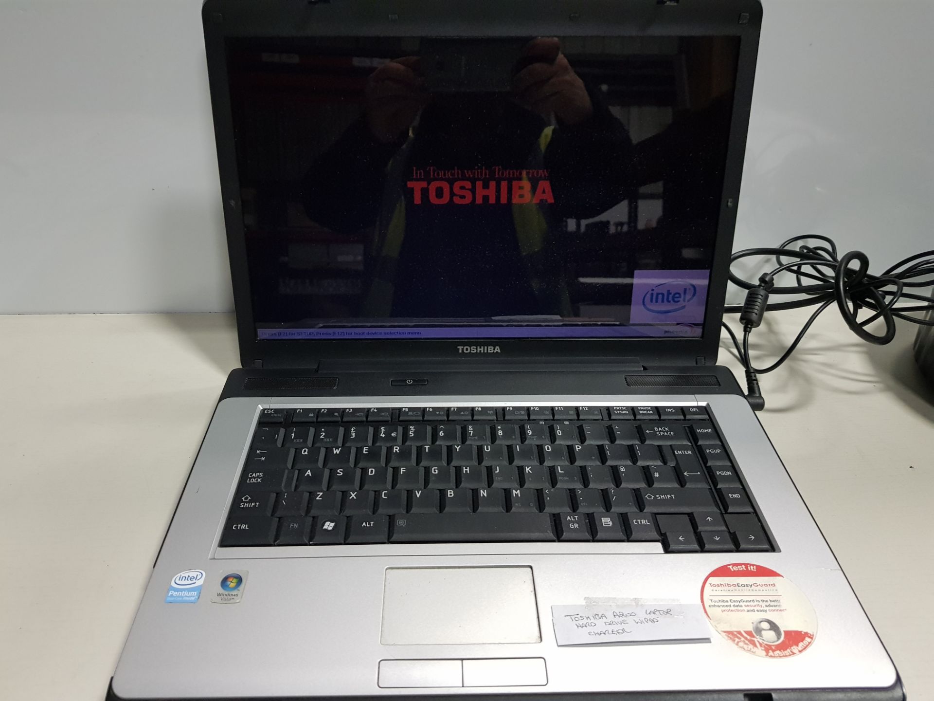 1 X TOSHIBA A200 LAPTOP NO O/S WITH CHARGER