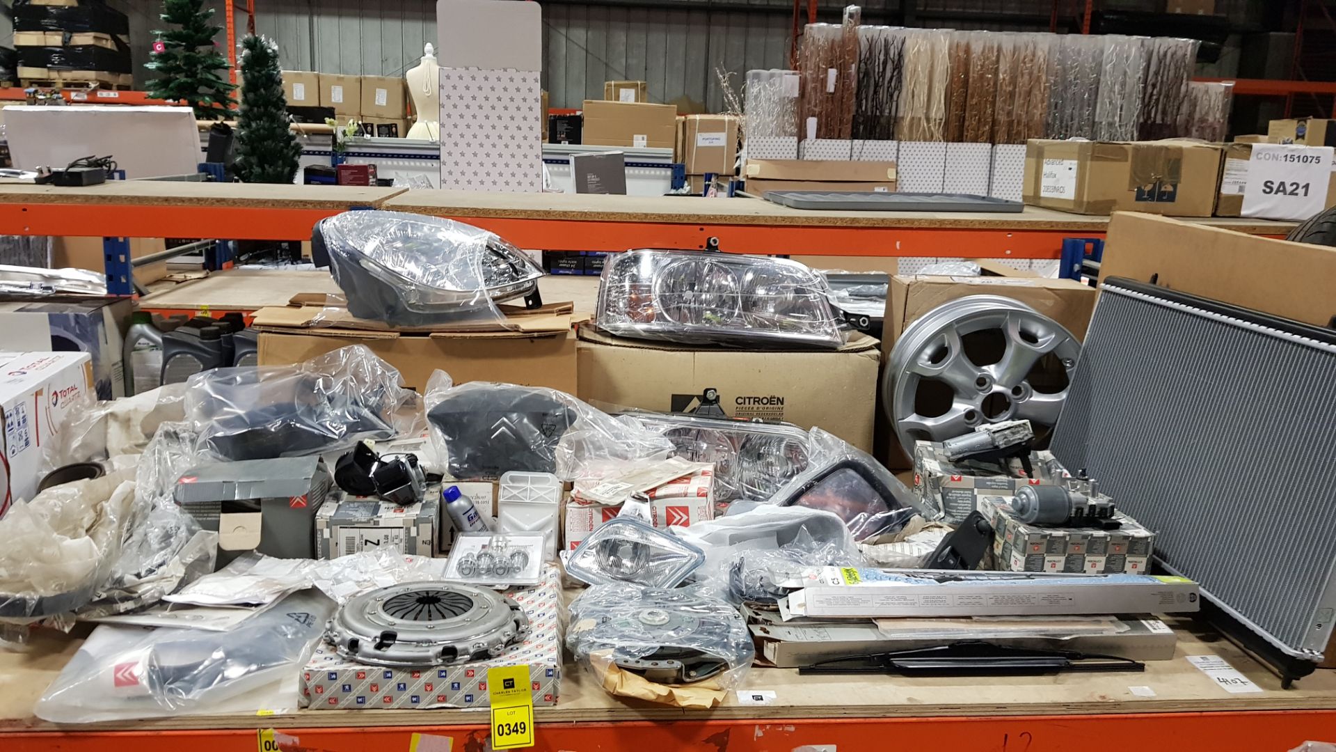 APPROX 40 PIECE MIXED CITROEN & PEUGEOT ORIGINAL PARTS LOT CONTAINING MANUAL TRANSMISSION FRICTION