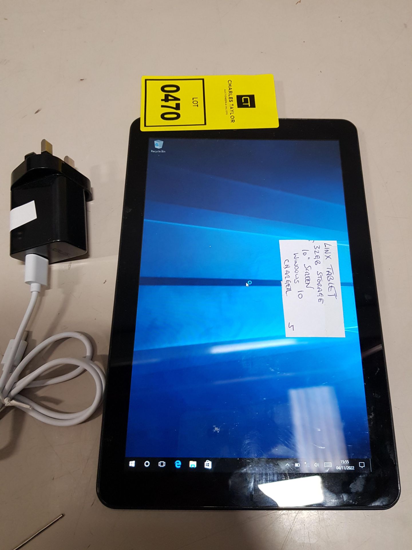 LINX TABLET 32GB STORAGE 10 SCREEN WINDOWS 10 WITH CHARGER