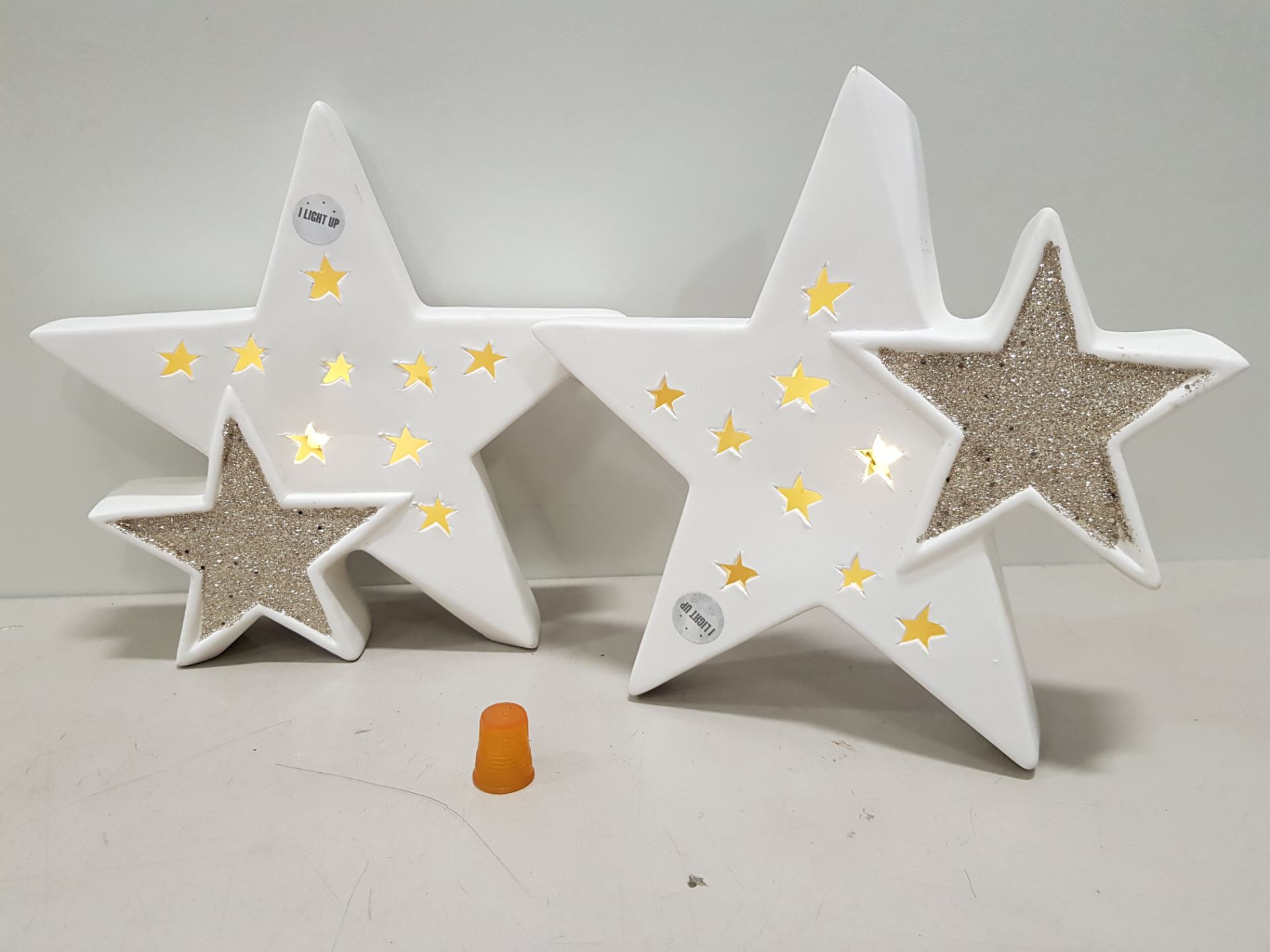 144 X BRAND NEW LIGHT UP STAR DECORATION INCLUDES BATTERYS - IN 9 BOXES