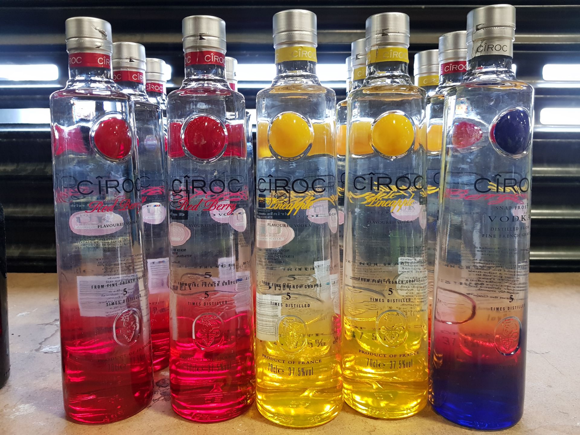 15 X BRAND NEW CIROC VODKA ( 3 DIFFERENT FLAVOURS TO INCLUDE - 7 X RED BERRY , 7 X PINEAPPLE = 37.