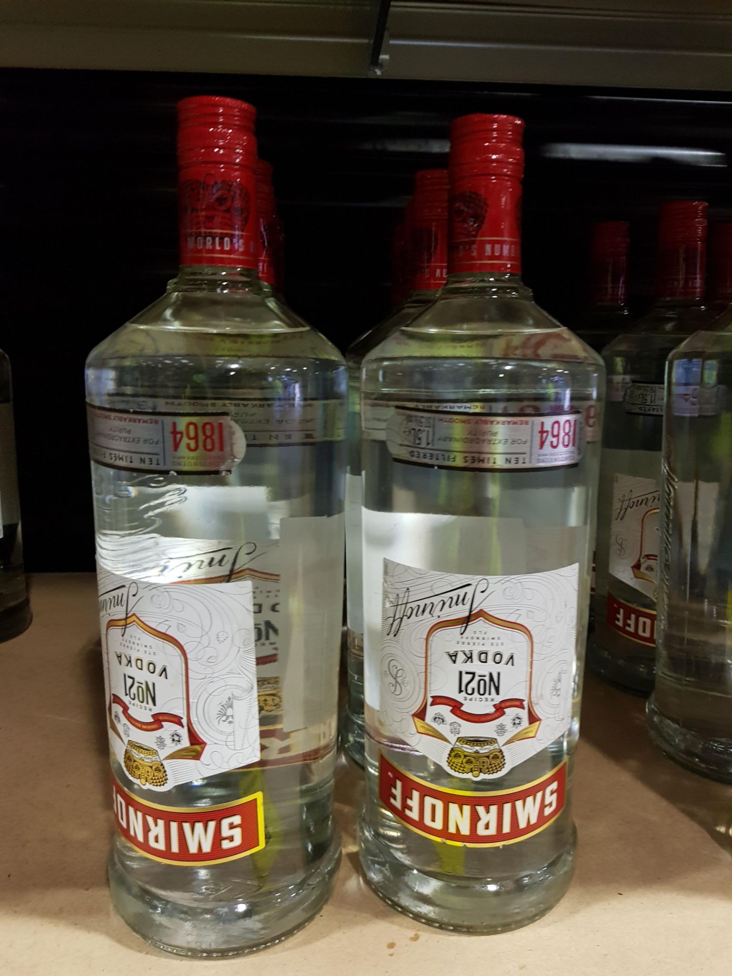 8 X BRAND NEW SMIRNOFF VODKA ( 37.5 % - 1.5 L )