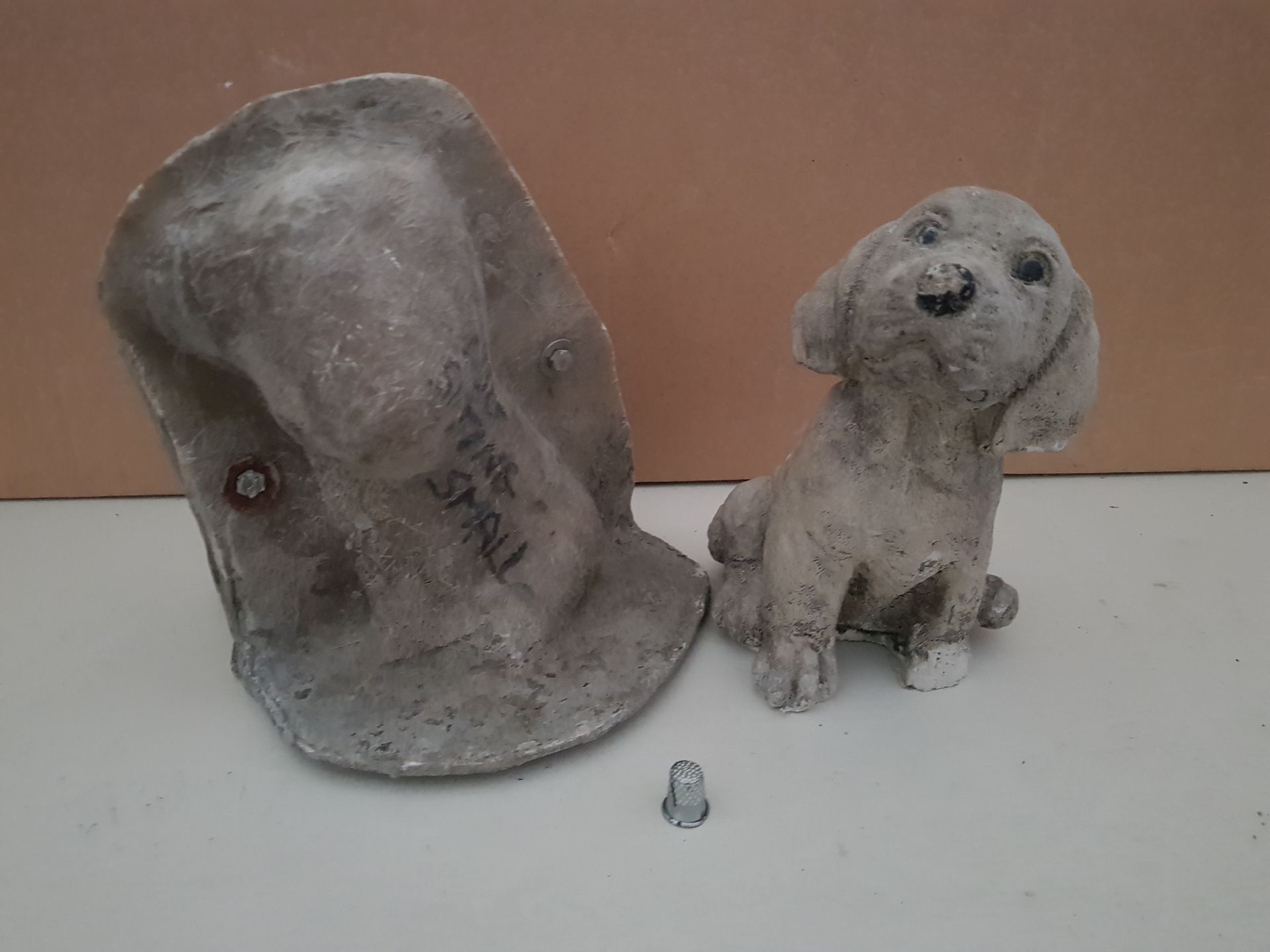 25CM DOG SITTING SMALL MASTER CAST WITH LATEX SLIP & FIBRE GLASS MOULD (FOR CASTING PRODUCT TO