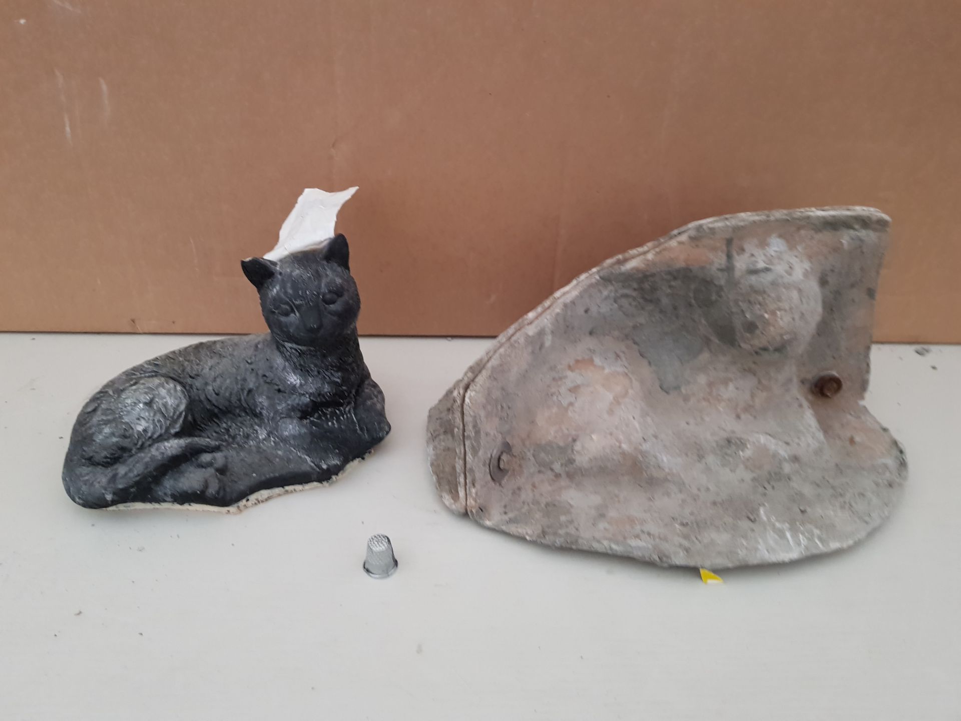 15CM LYING DOWN CAT 2 MASTER CAST WITH LATEX SLIP & FIBRE GLASS MOULD (FOR CASTING PRODUCT TO RETAIL