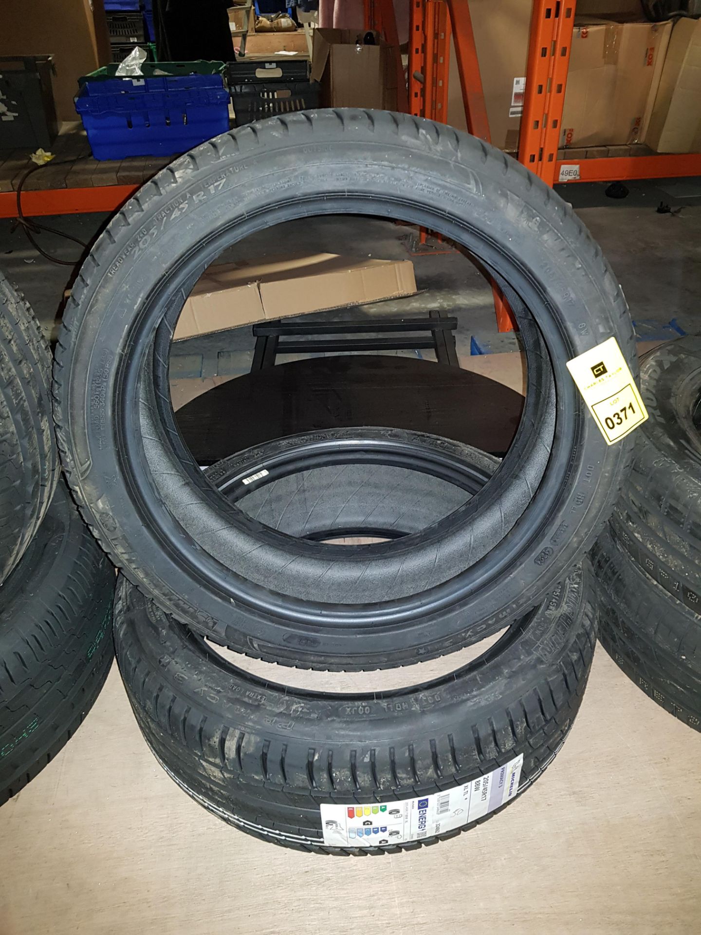 2 X BRAND NEW MICHELIN PRIMACY 3 TYRES 205/45R17 88W