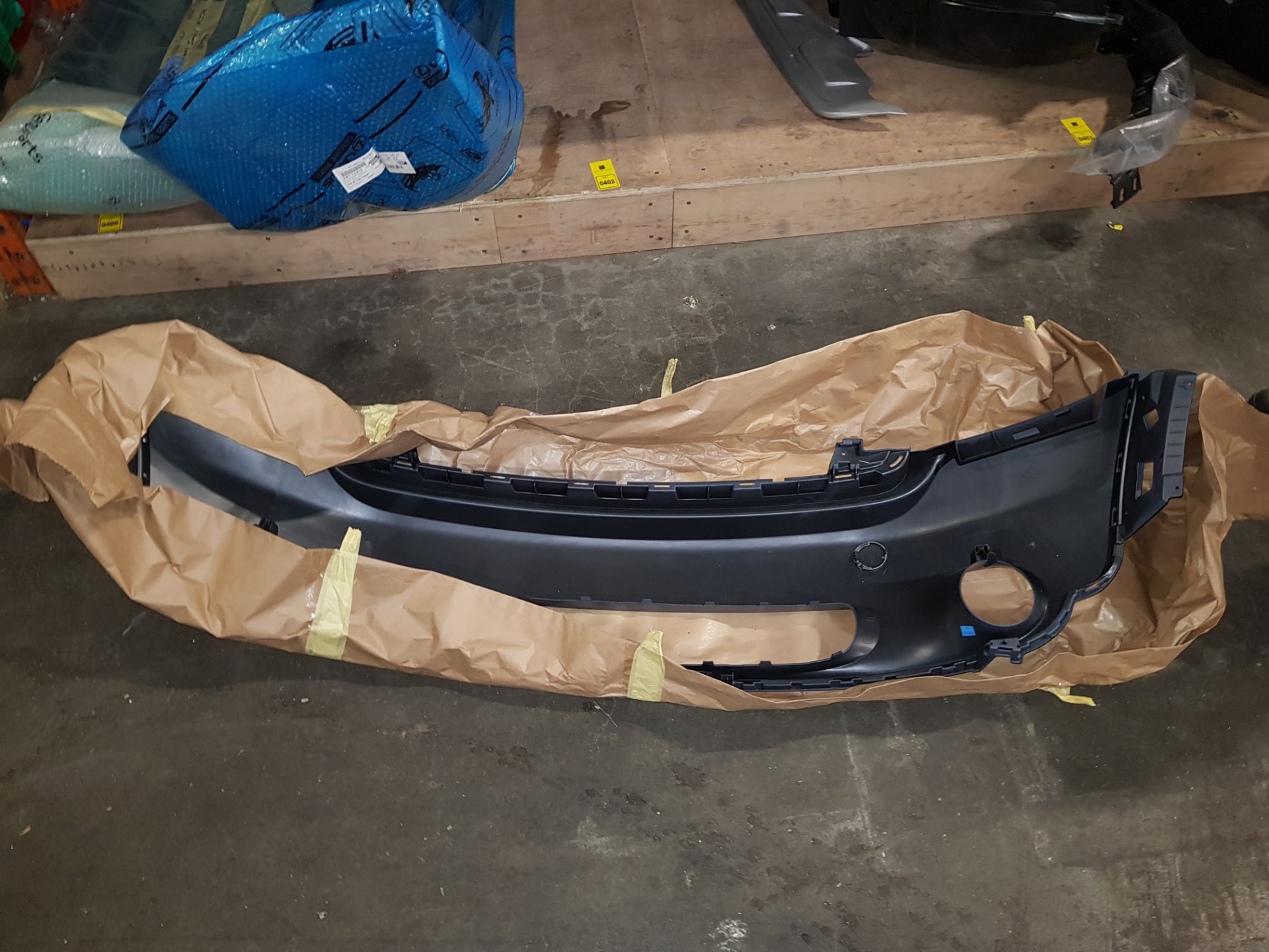 1 X BRAND NEW GENUINE MINI FRONT BUMPER