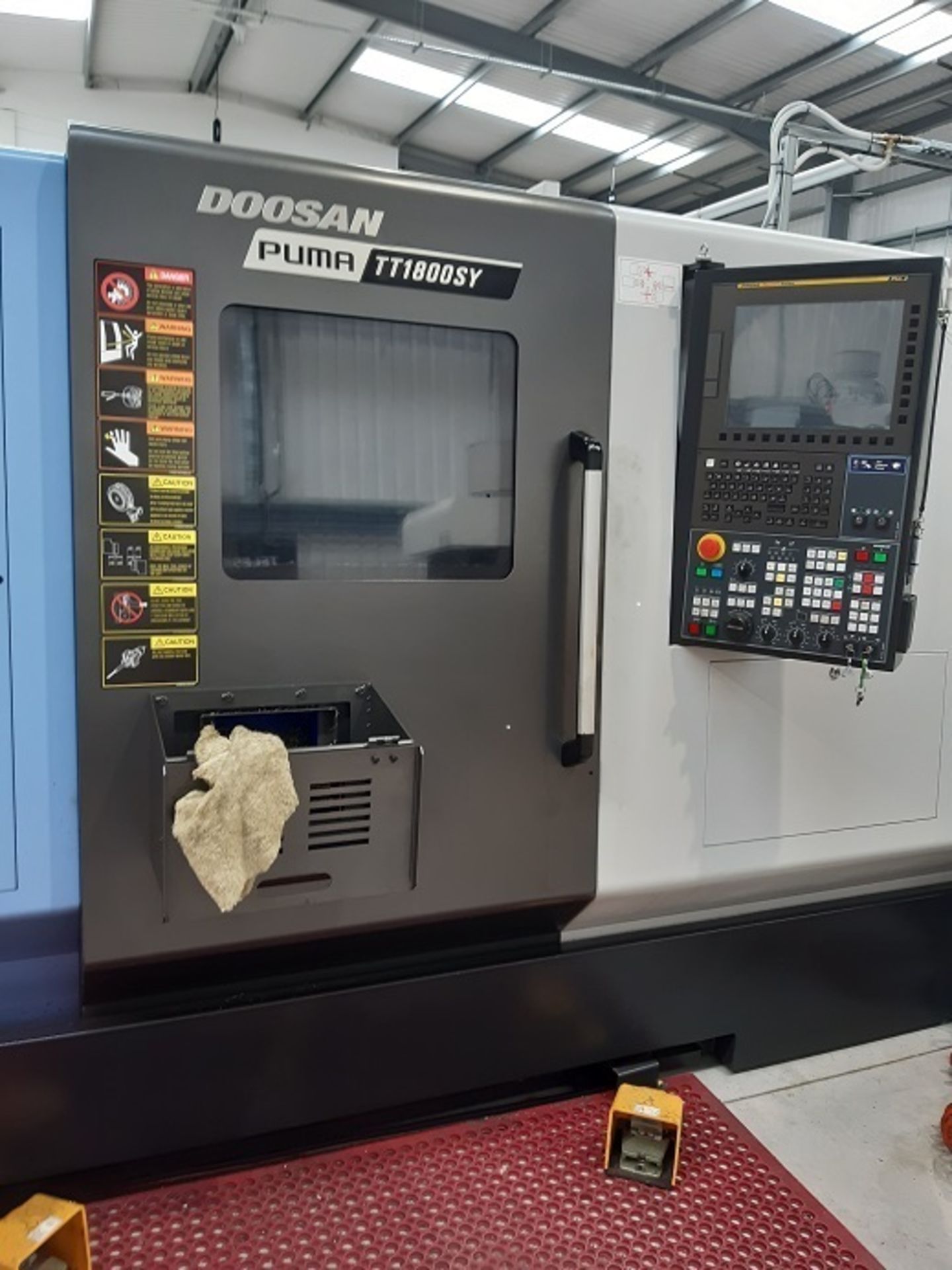 2021 Doosan DNM 6700 vertical machining centre 59.”" x 26.”" table - Image 2 of 21