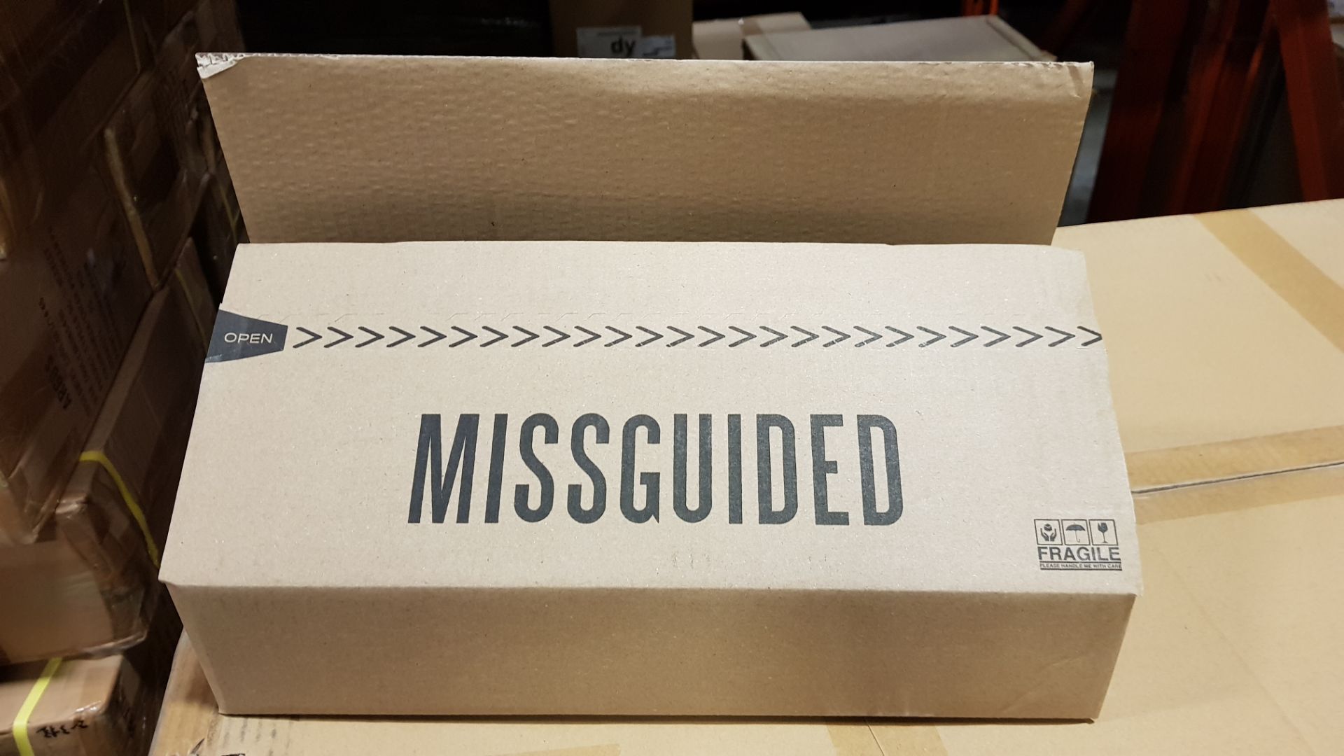 820 X BRAND NEW MISSGUIDED FLAT PACK BOXES - ASSEMBLED SIZE ( 375 X 155 X 70 MM ) - IDEAL FOR ONLINE