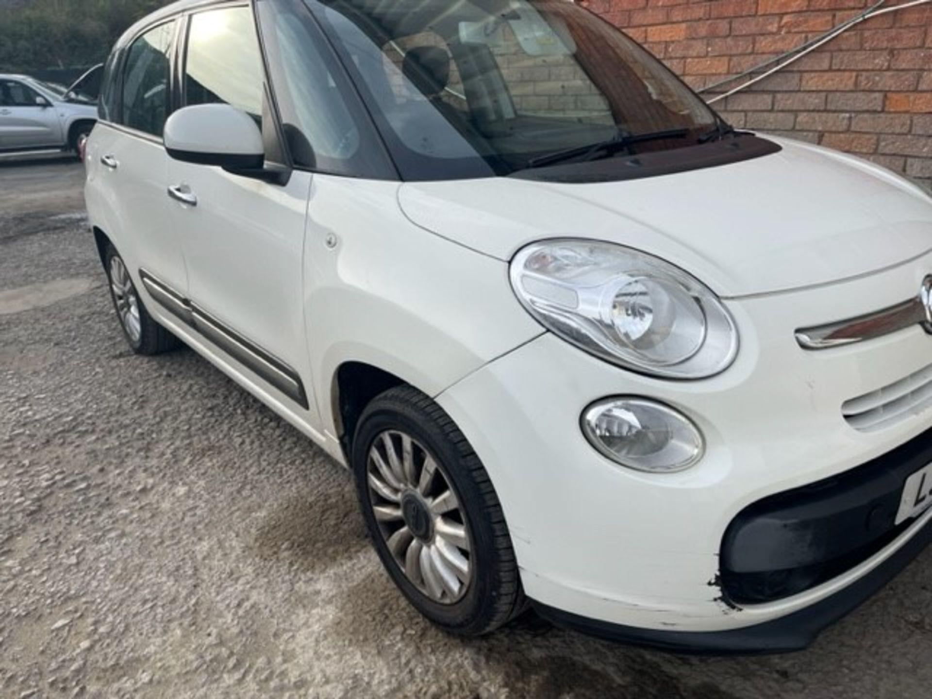 *************THIS VEHICLE IS LOCATED IN CROYDON ************* WHITE FIAT 500L MPW POP STAR MULTIJE