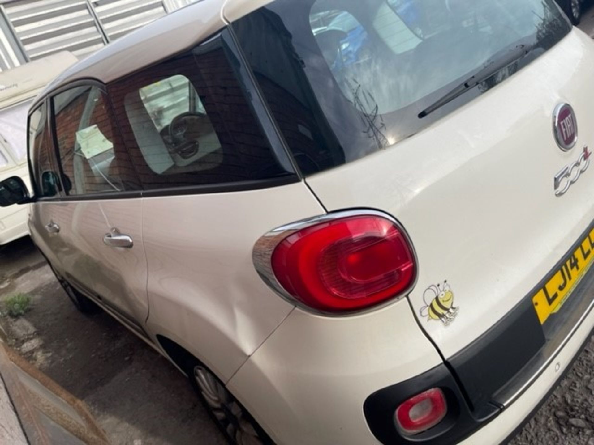 *************THIS VEHICLE IS LOCATED IN CROYDON ************* WHITE FIAT 500L MPW POP STAR MULTIJE - Image 5 of 11