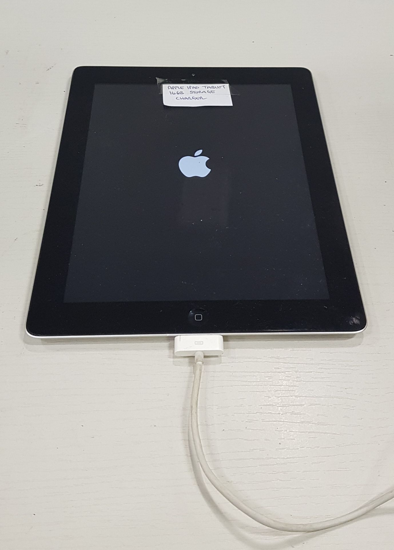 1 X APPLE IPAD 16GB WITH CHARGER