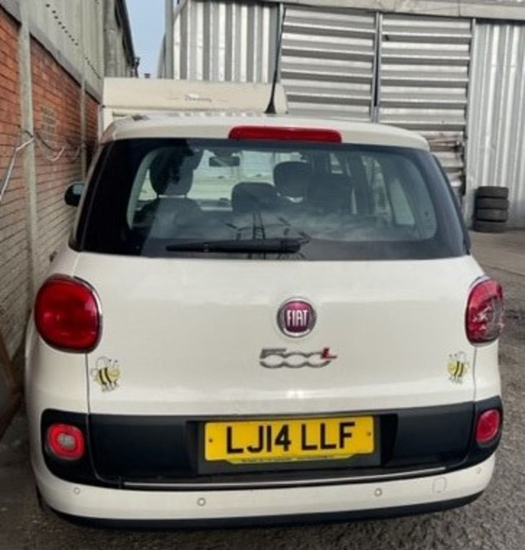 *************THIS VEHICLE IS LOCATED IN CROYDON ************* WHITE FIAT 500L MPW POP STAR MULTIJE - Image 3 of 11