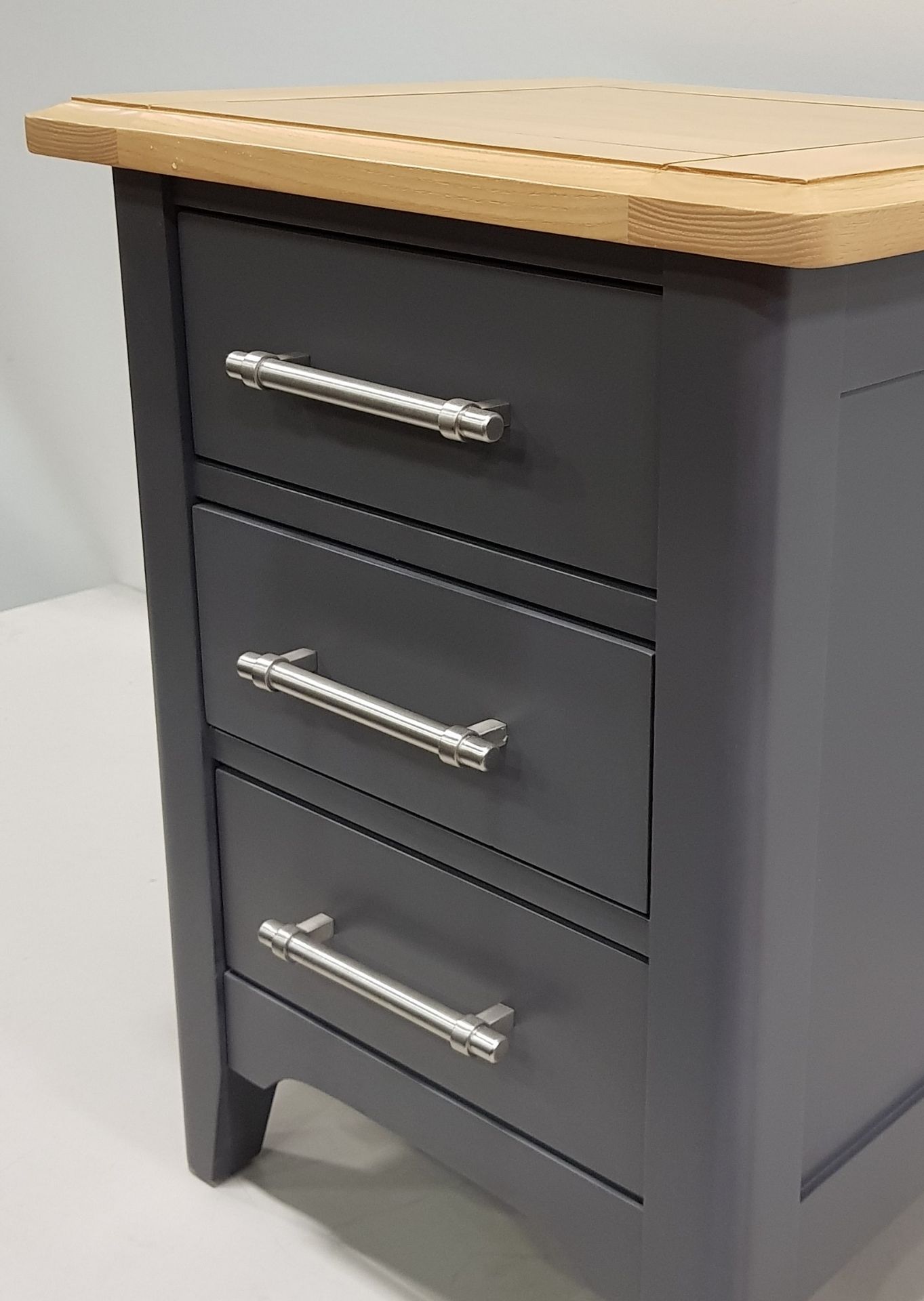 1 X BRAND NEW SOLID OAK NORMANDY 6 DRAWER TALL BOY IN DARK GREY - WIDTH - 60CM - HEIGHT - 140CM - - Image 4 of 5