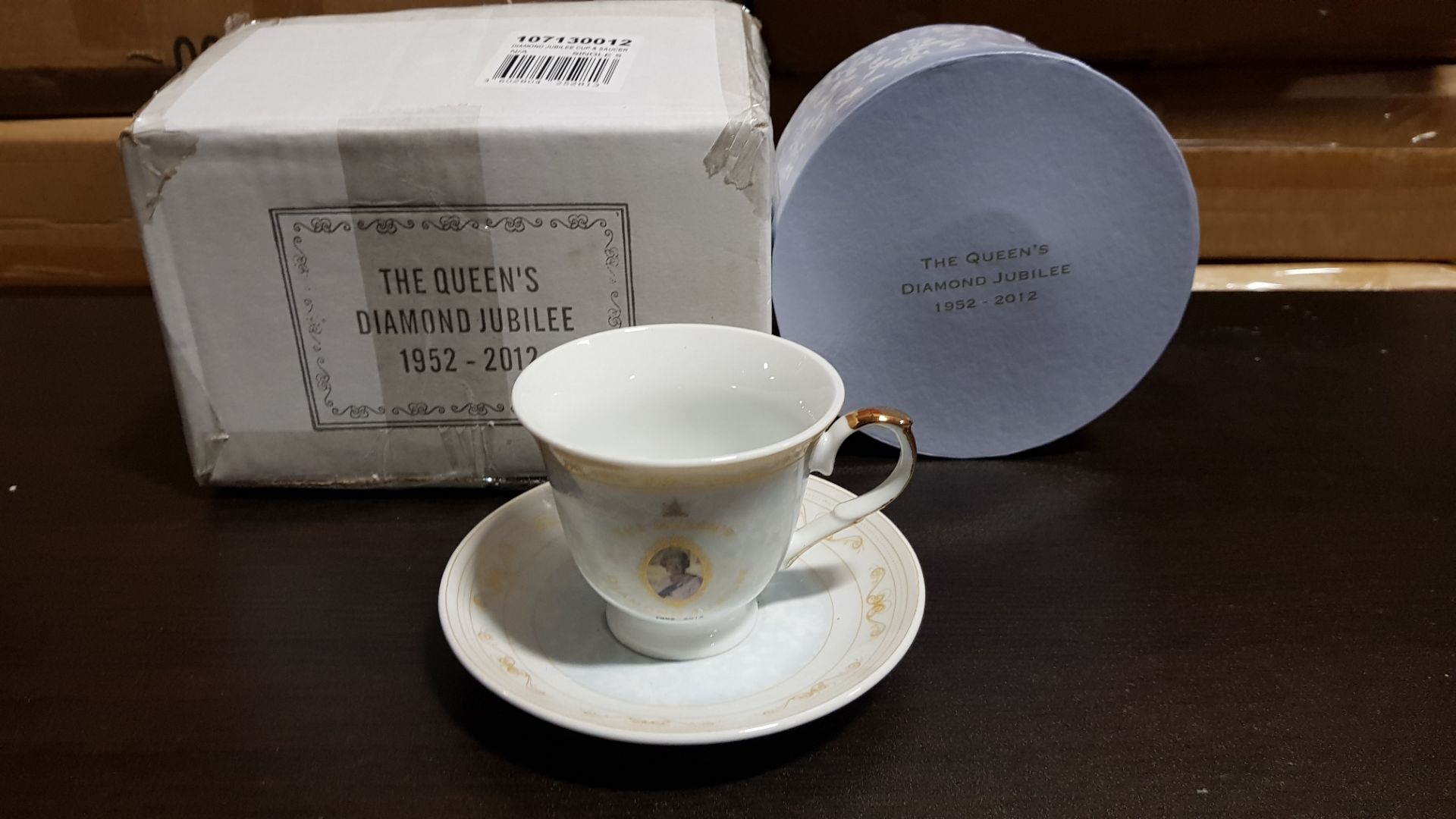 28 X BRAND NEW QUEENS DIAMOND JUBILEE CUPS AND SAUCER SETS IN 7 BOXES