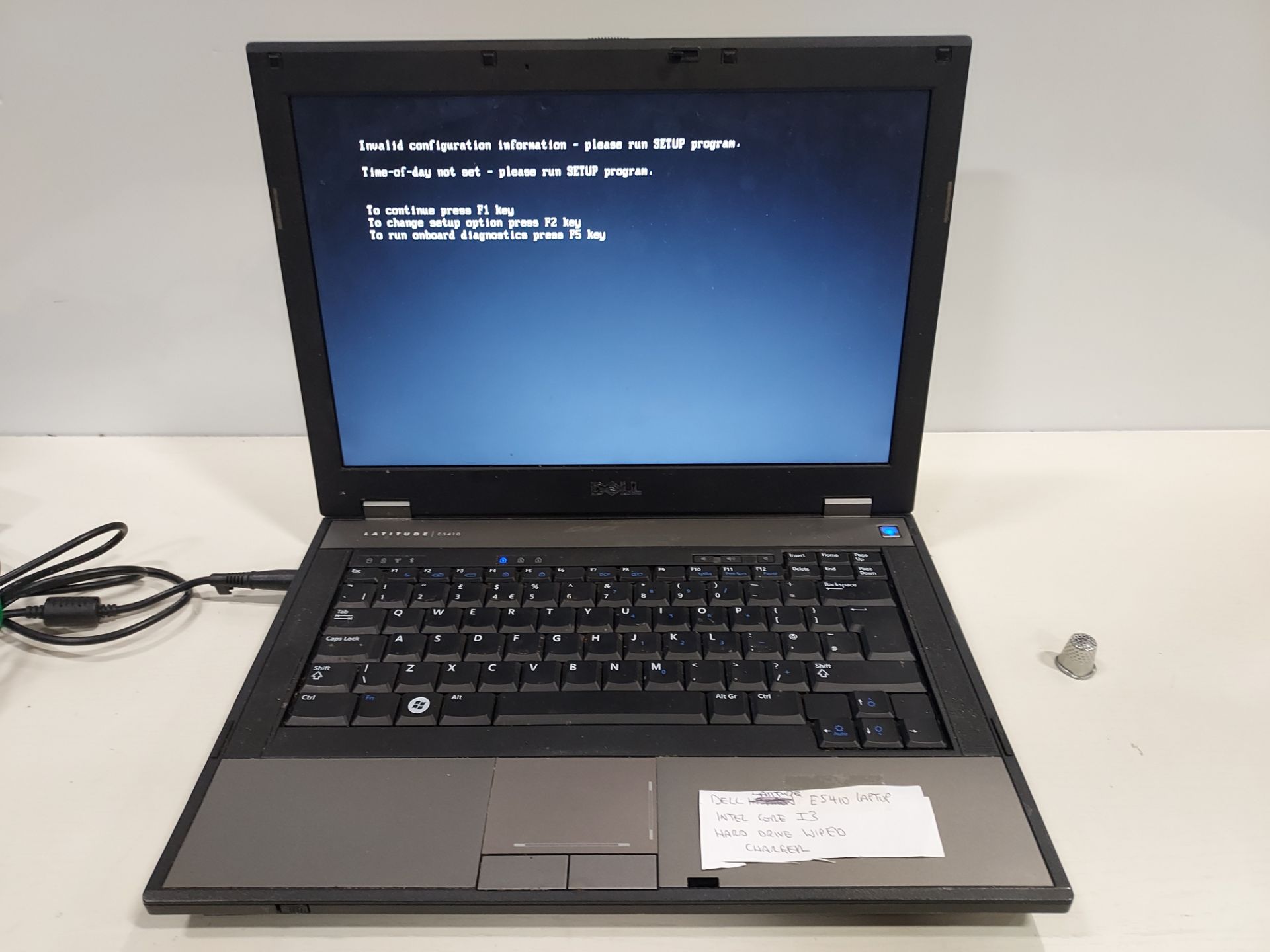 1 X DELL LATITUDE E5410 LAPTOP - INTEL CORE I3 - HARD DRIVE WIPED - NO OS- WITH CHARGER