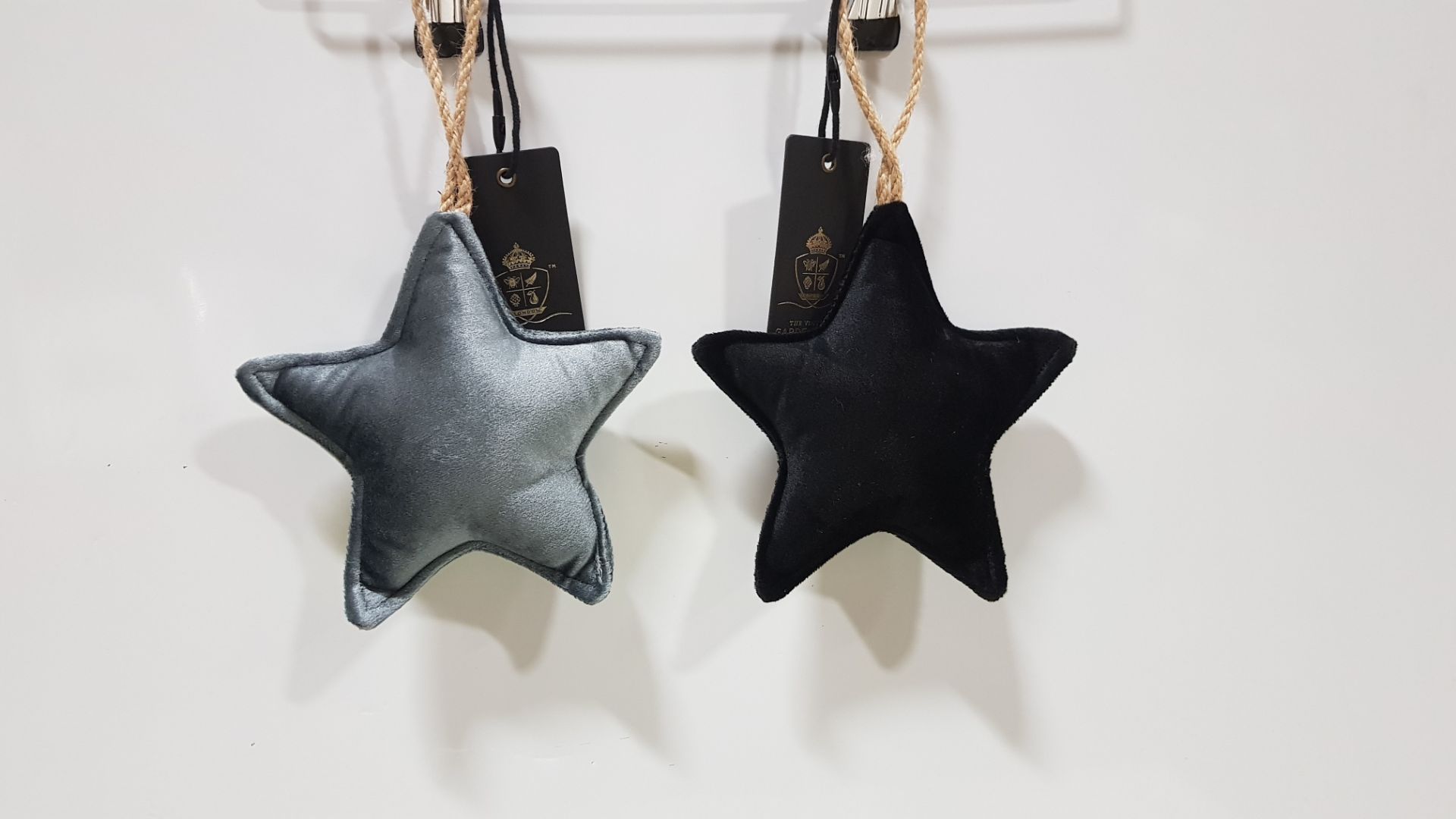 144 X BRAND NEW THE VINTAGE GARDEN ROOM BLACK ,GREY VELVET HANGING STAR SIZE 16 X 16 X4CM