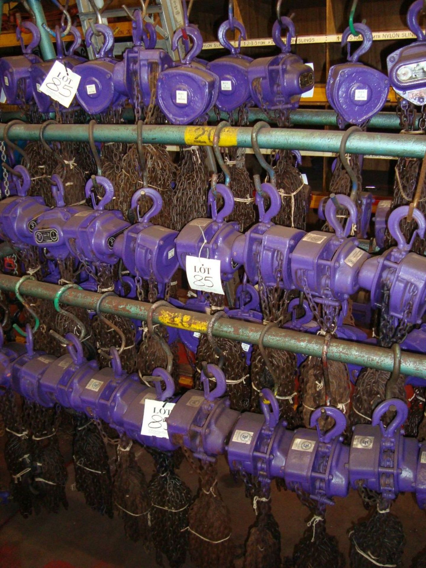 A large quantity of 2 tonne to 5 tonne manual chain blocks, approximately 220, as lotted - Image 13 of 16