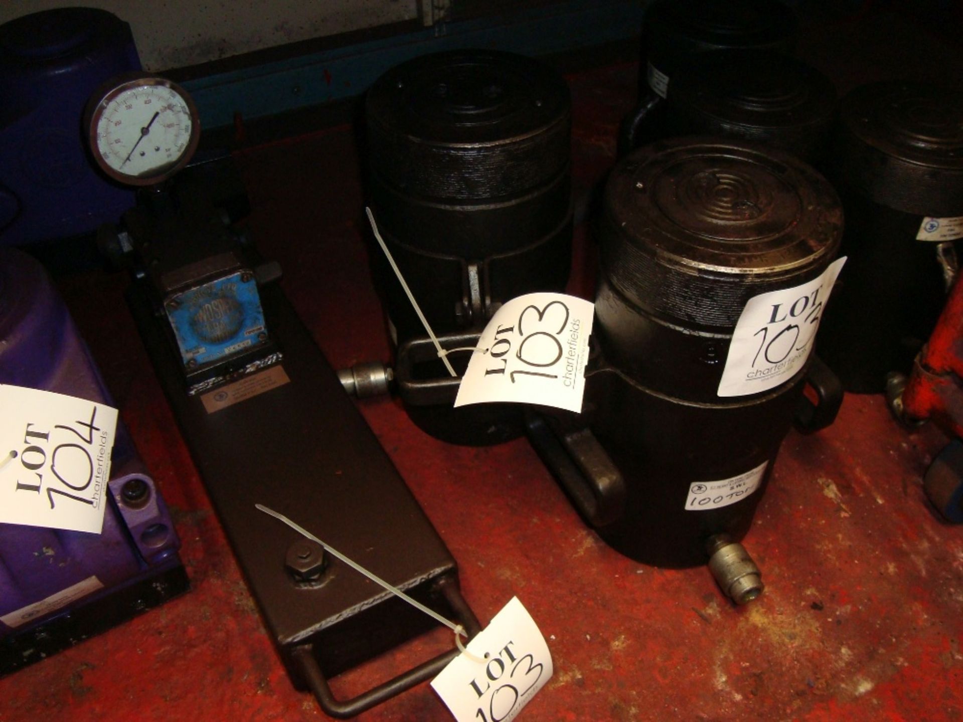 2 - motorised 110V hydraulic power packs with a quantity of approximately 40 hydraulic rams, 10 - Image 5 of 8