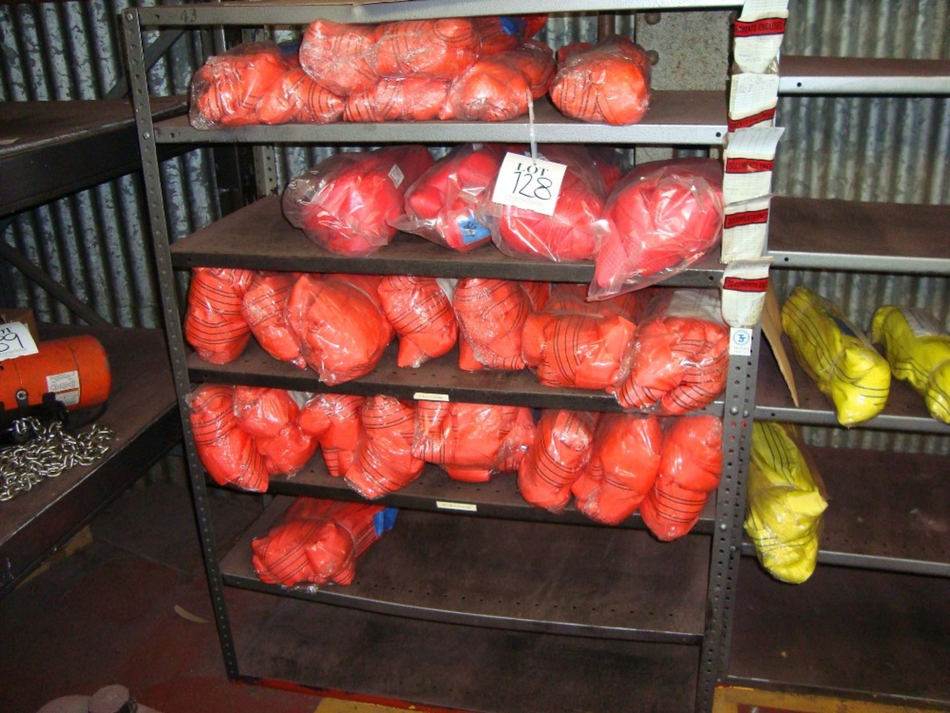 The stock of 1 tonne to 5 tonne various length webbing slings, 1 tonne to 5 tonne various length - Image 5 of 8