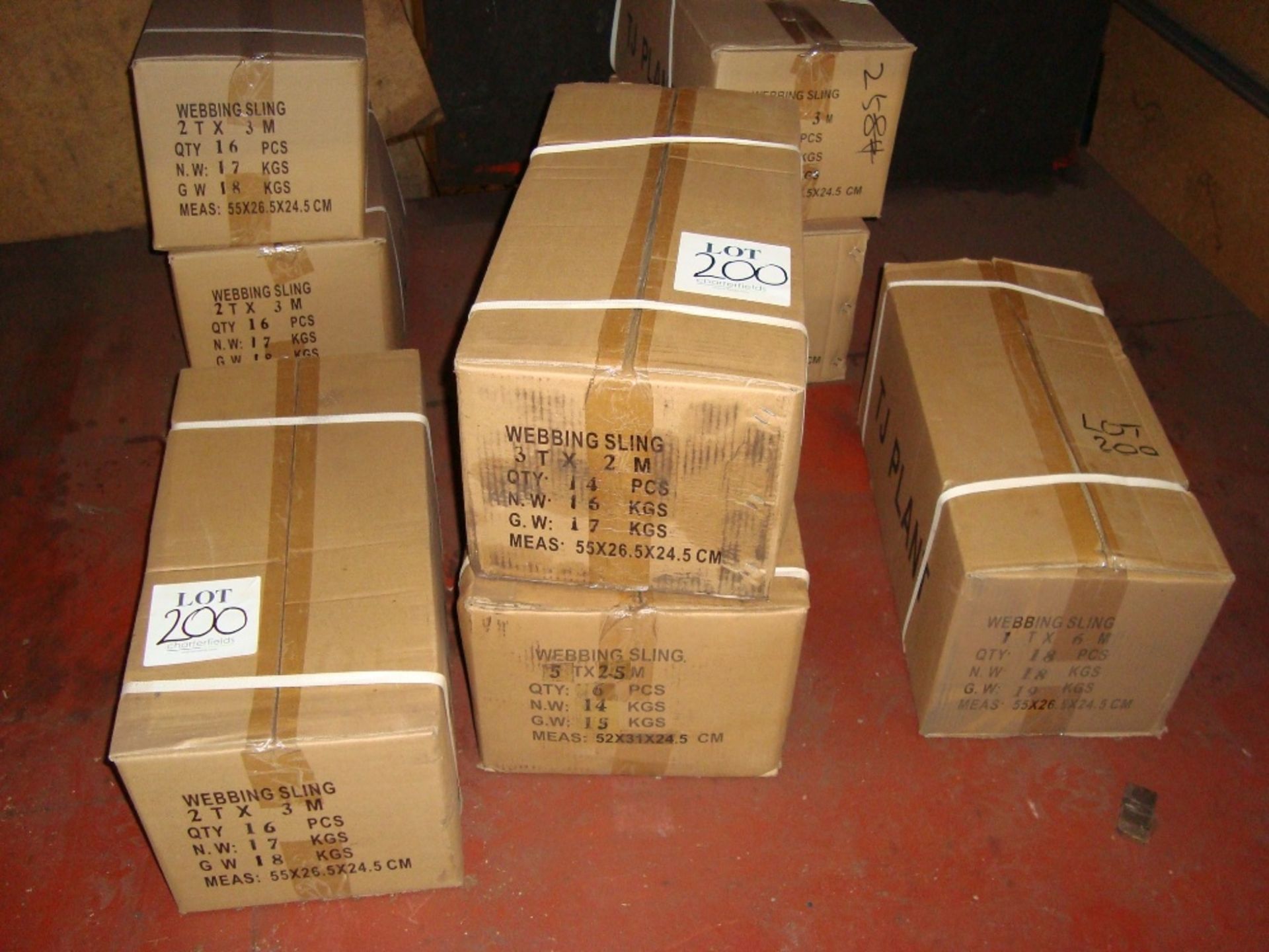 A quantity of boxed, unused 1 tonne to 5 tonne webbing slings and 2 tonne to 5 tonne round slings