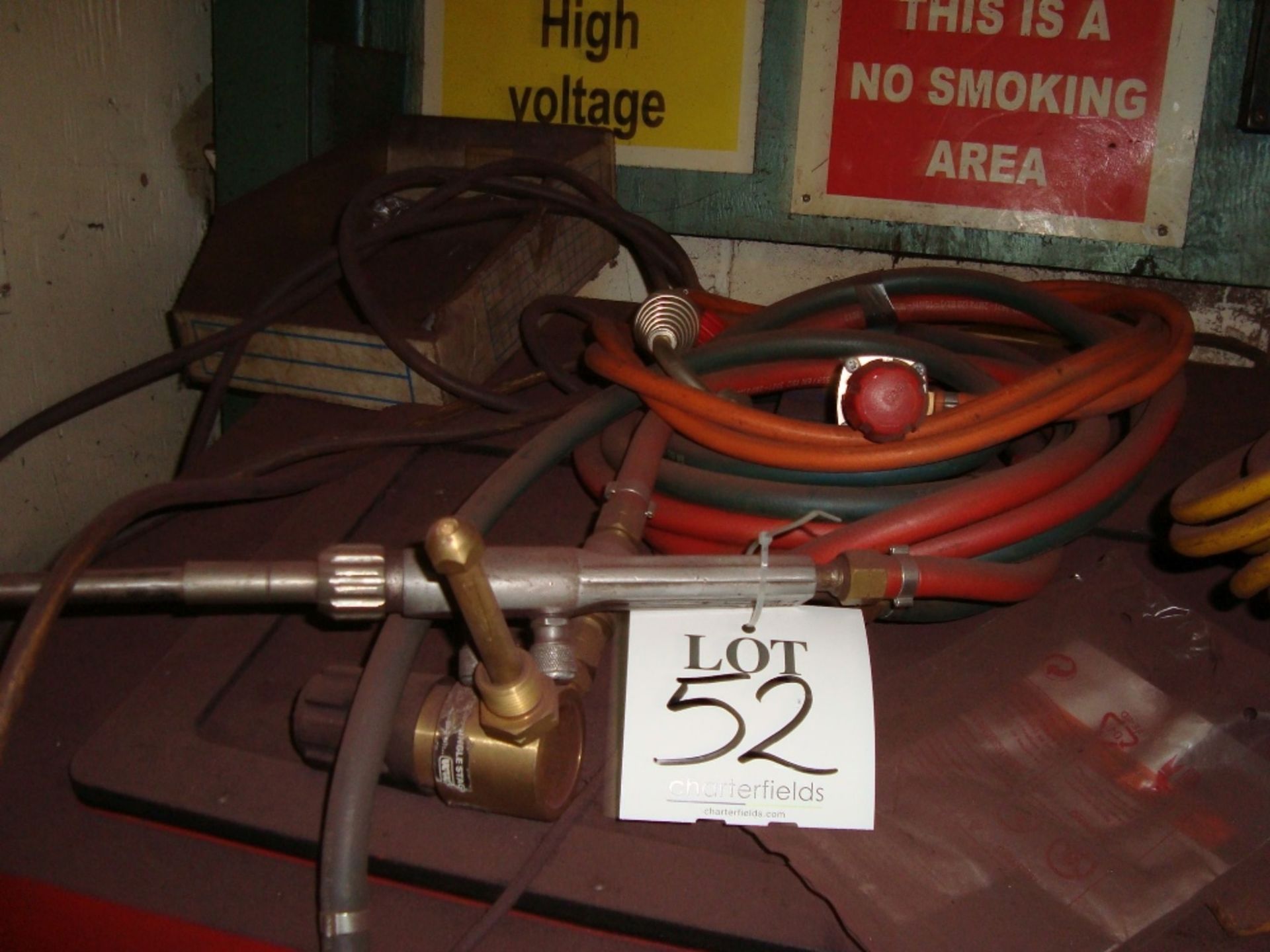 An oxyacetylene cutting set