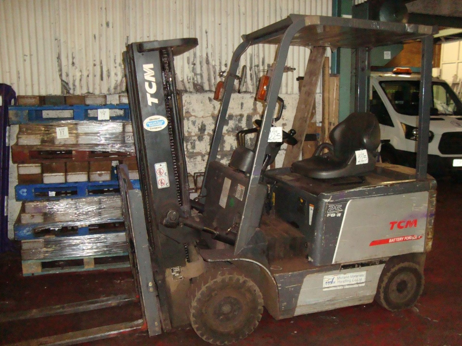 A TCM 25 FB-VII battery electric fork lift truck, Serial No. 61N03587, 5,400 hours recorded (2006)