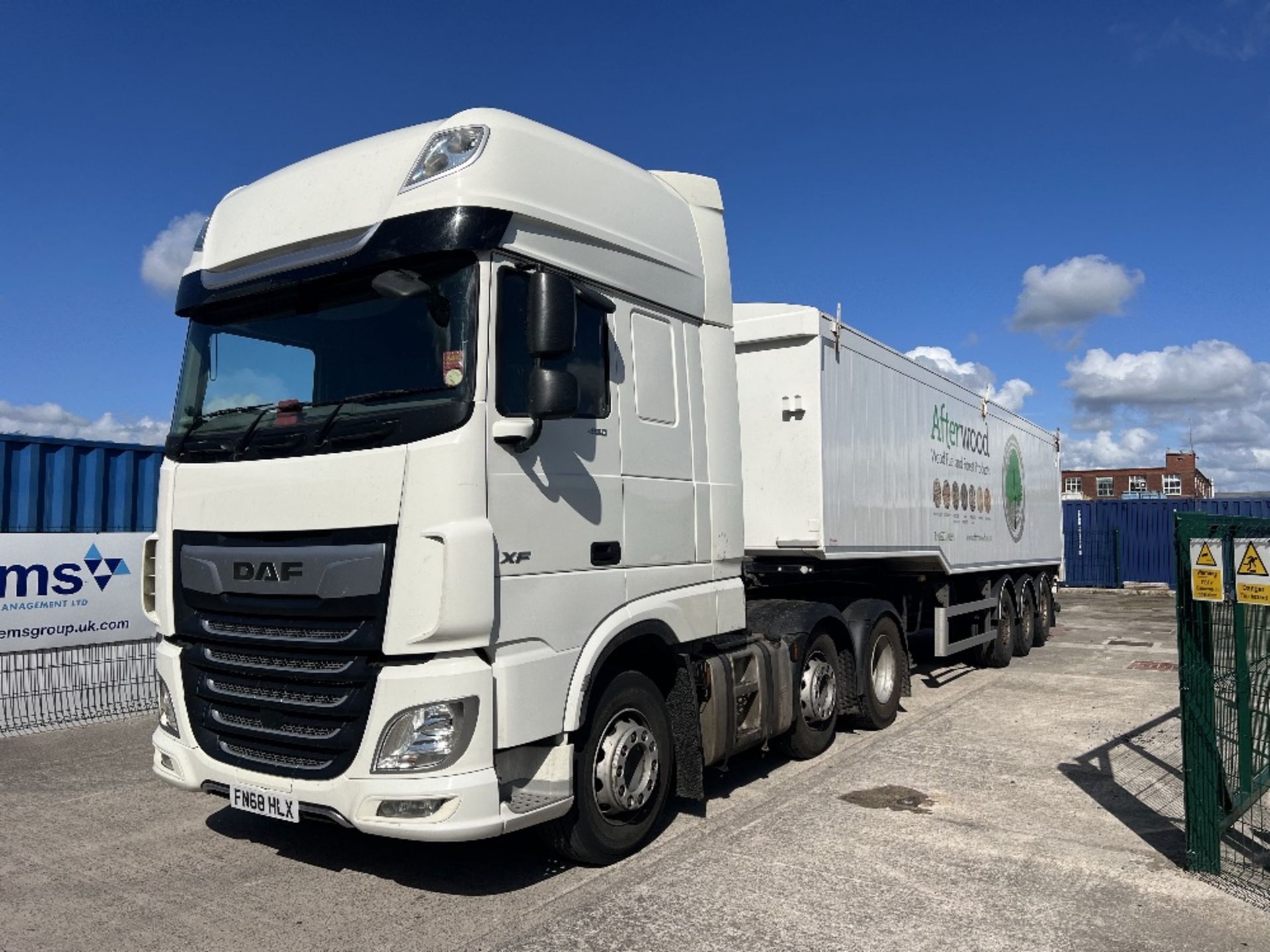 DAF XF 480 Euro 6 44T 3-axle articulated tractor unit with sleeper cab - Image 3 of 15