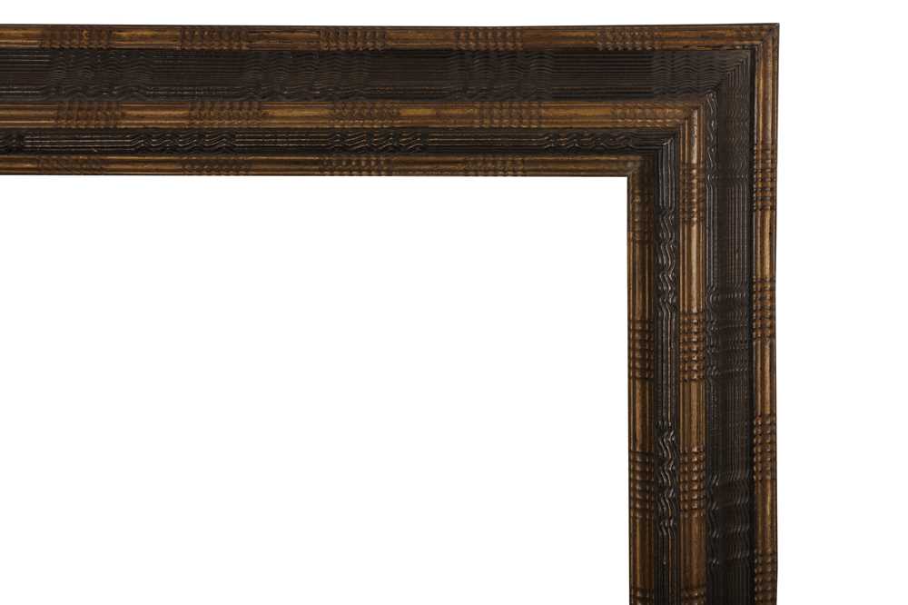 AN NORTHERN ITALIAN 17TH CENTURY STYLE PAINTED AND GILDED REVERSE RIPPLE FRAME - Image 2 of 3