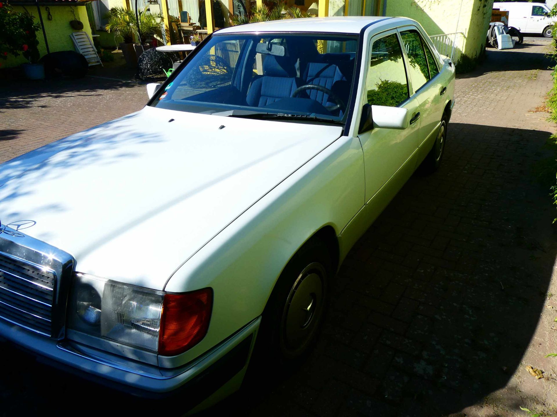 Mercedes 260 E aus dem Jahr 1991, Baureihe W 124 - Image 2 of 18