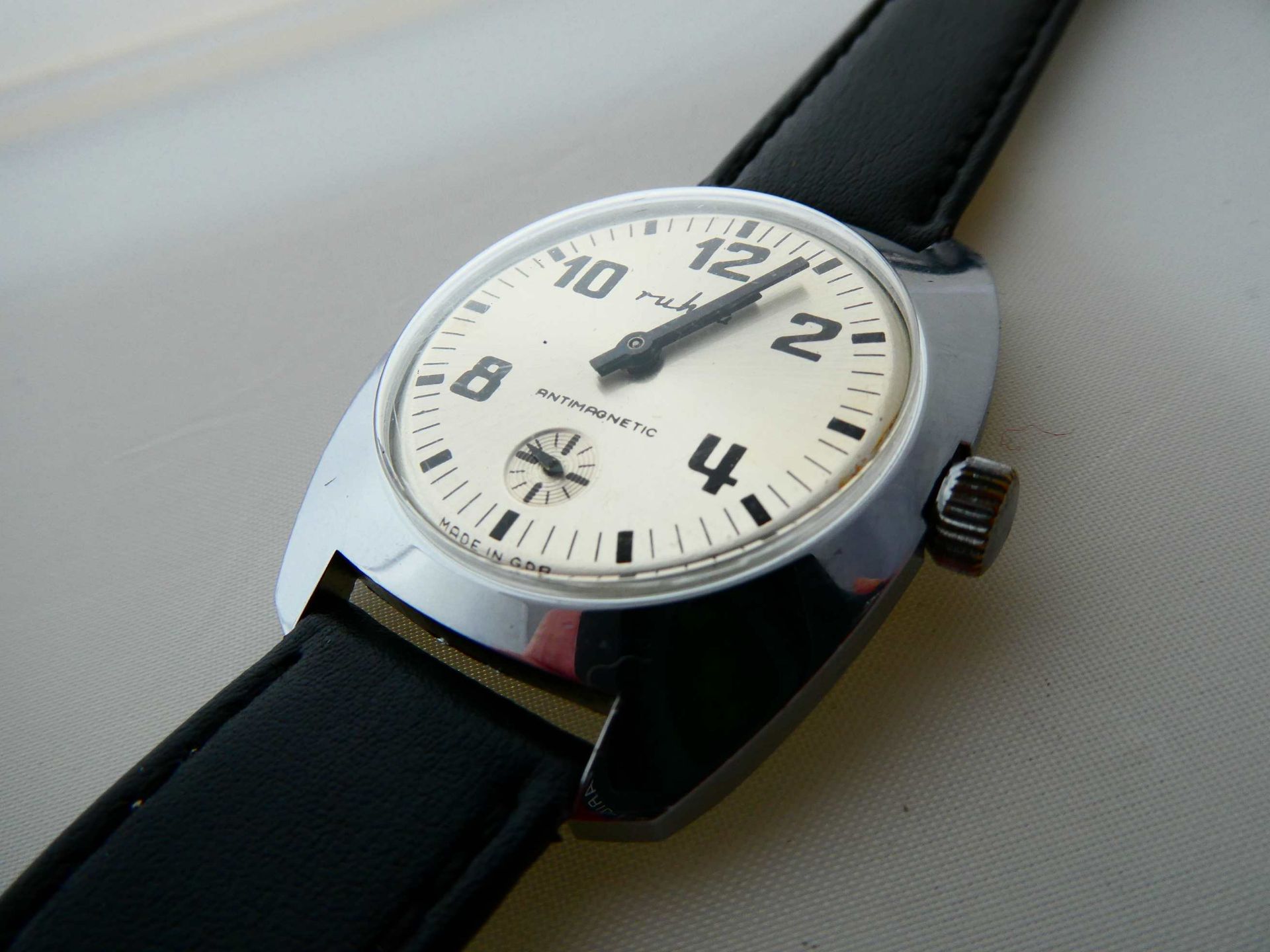 Frühe Ruhla Armbanduhr aus Ende der 60-er Jahre
