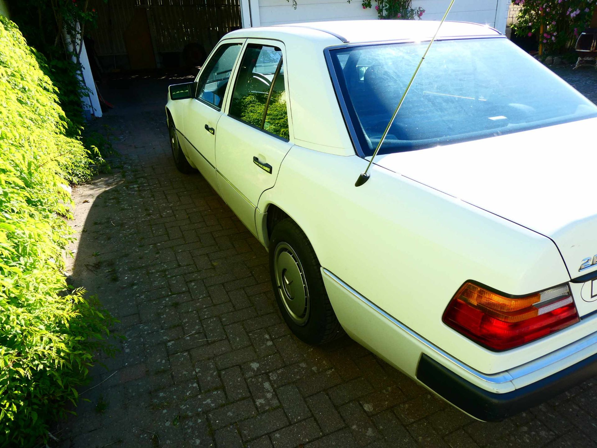 Mercedes 260 E aus dem Jahr 1991, Baureihe W 124 - Bild 11 aus 18