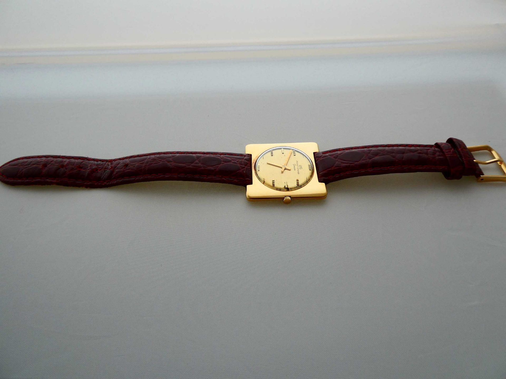 Damenarmbanduhr Jaquet Girard, Schweiz, 18 Karat Gelbgold