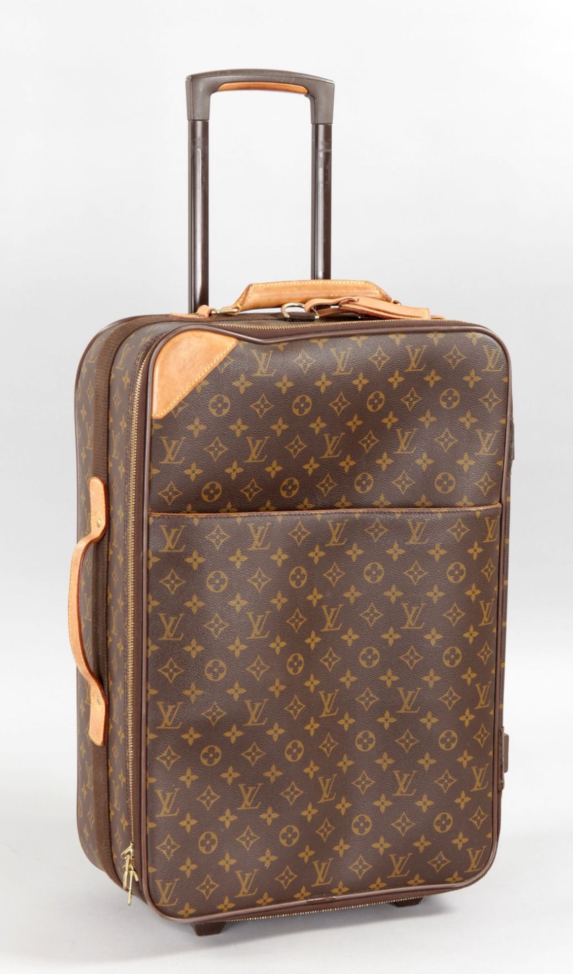 Louis-Vuitton-Trolley