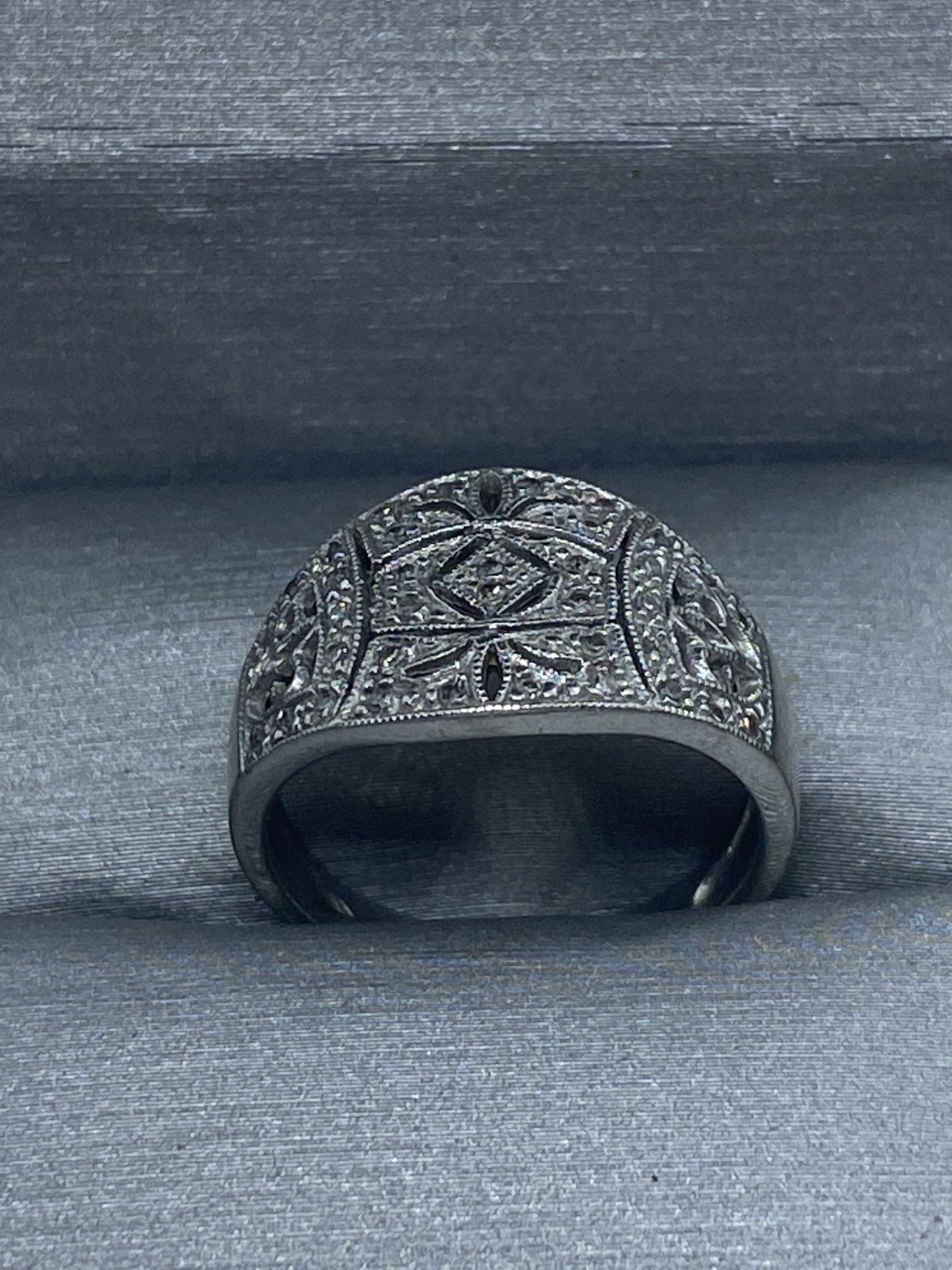 9ct WHITE GOLD BOODLE STYLE DIAMOND RING - Image 2 of 2