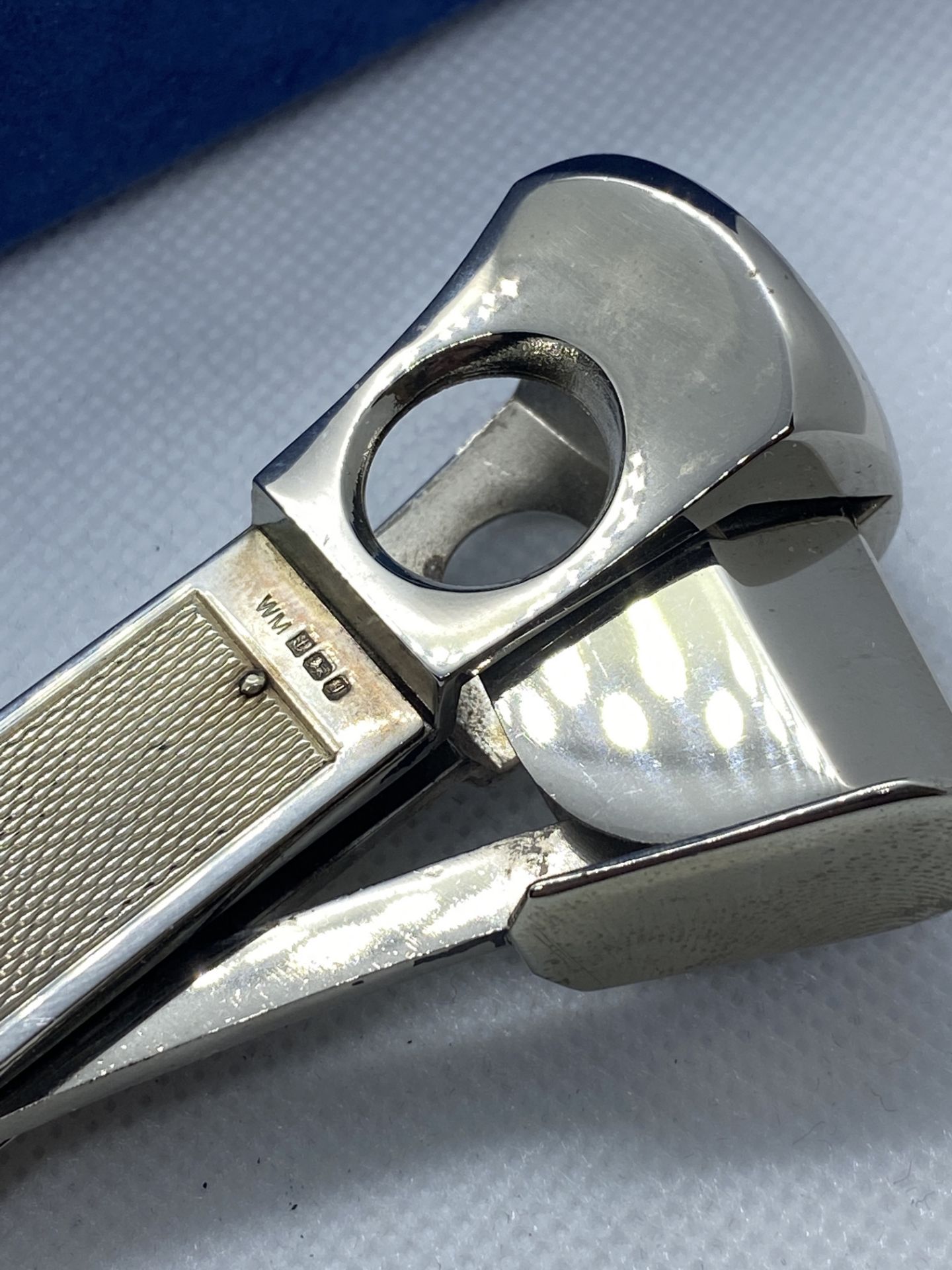 SILVER LARGE CIGAR CUTTER BY WILLIAM HENRY - Image 3 of 7