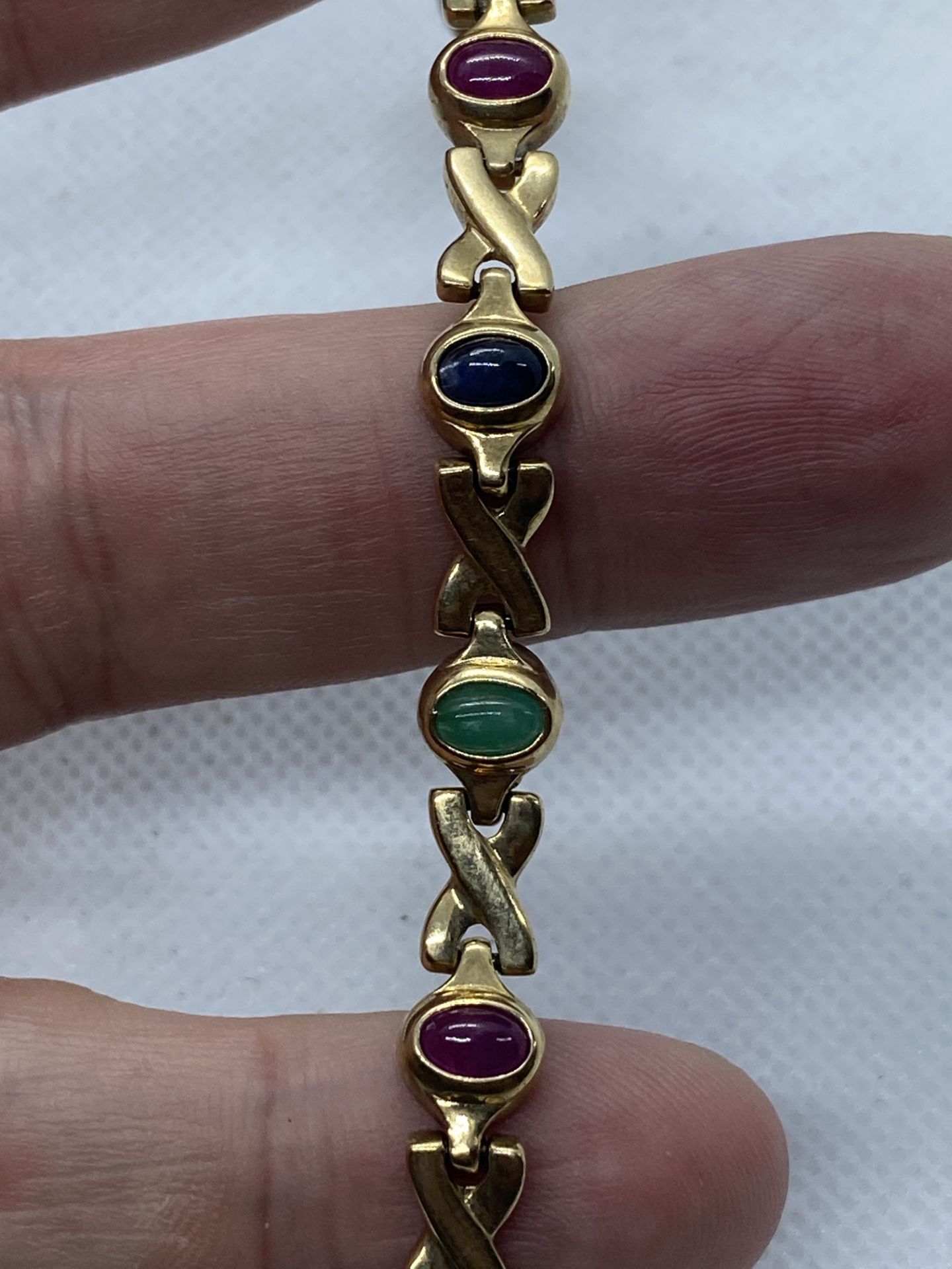 9ct GOLD RUBY EMERALD SAPPHIRE BRACELET - Image 3 of 3