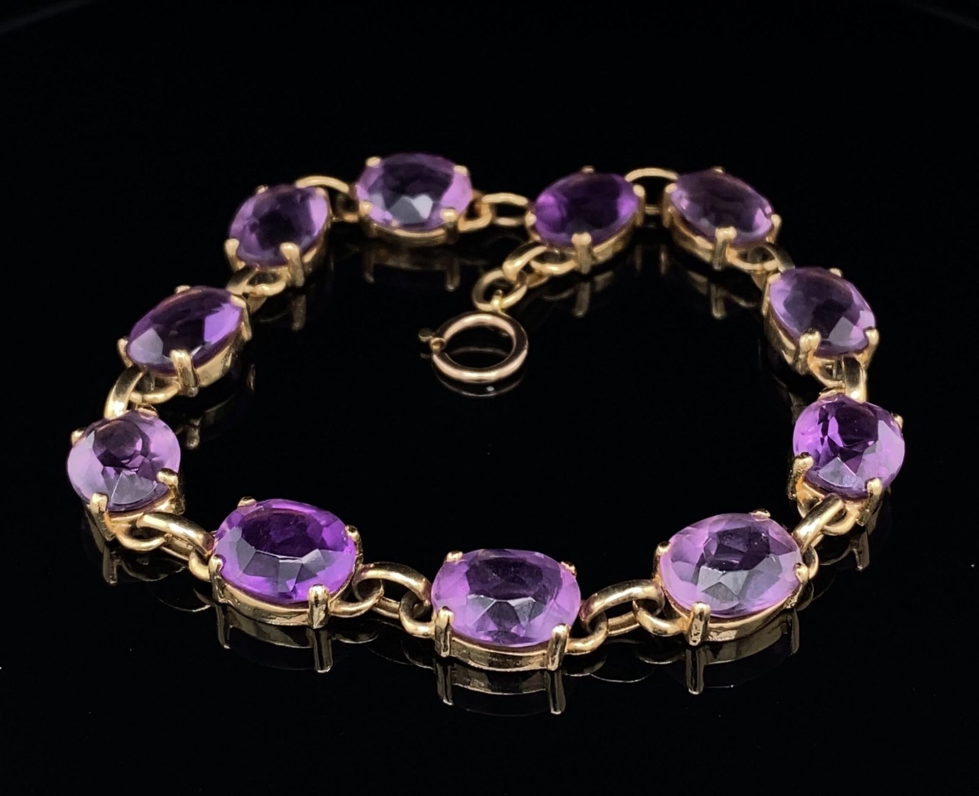 Armband mit Amethysten