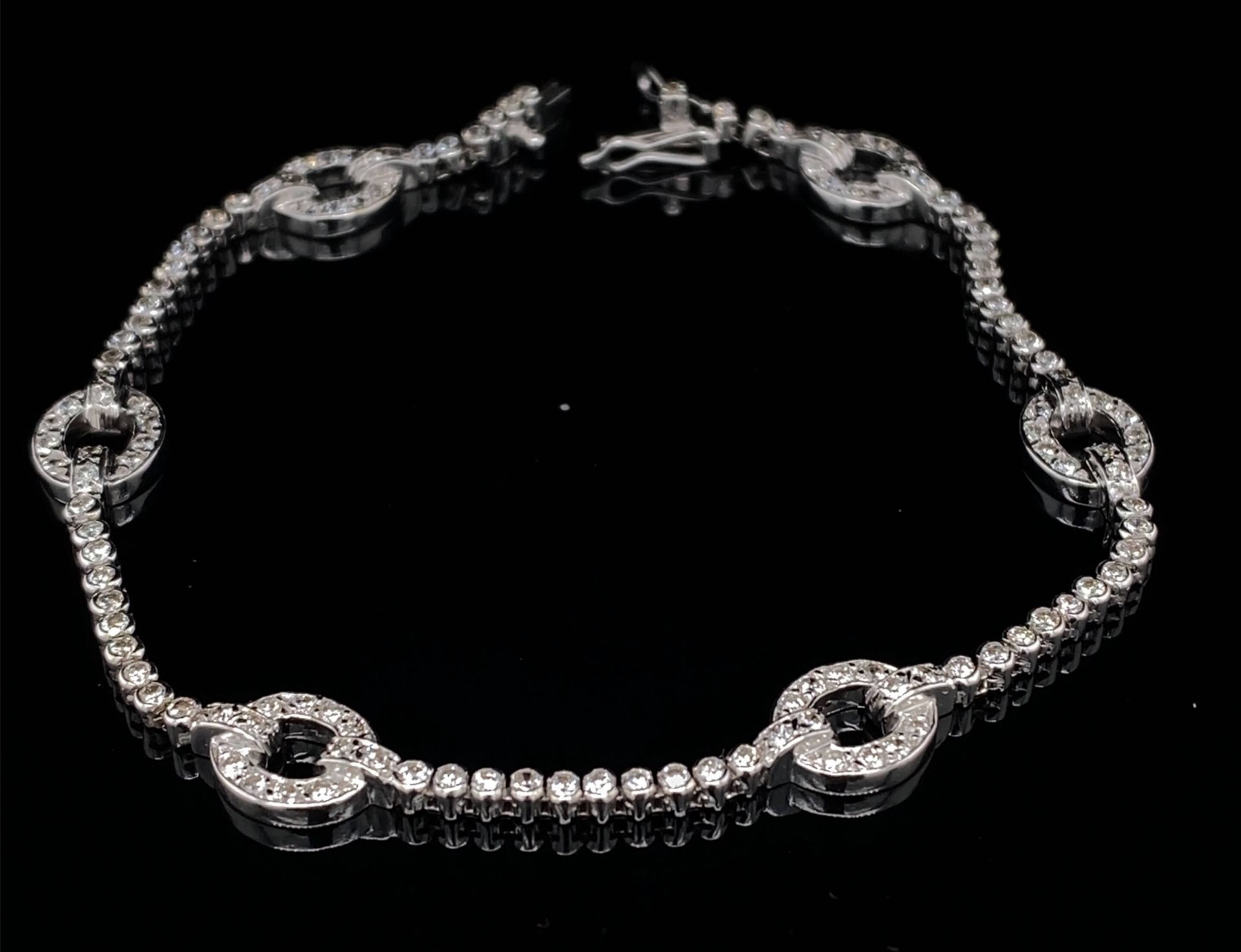 Armband mit ca. 2,0 ct Brillanten