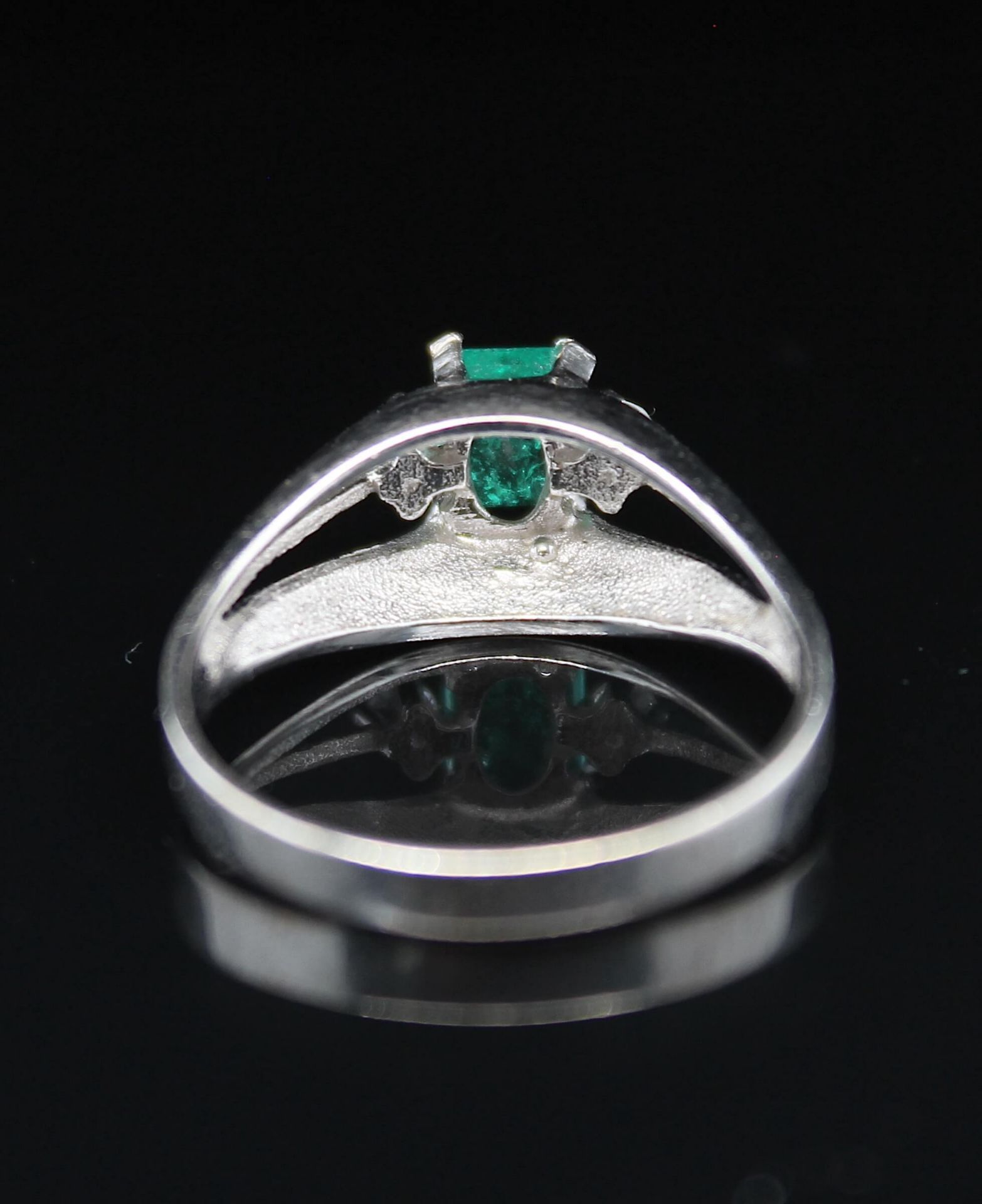 Ring mit Smaragd und ca. 0,1 ct Brillanten - Bild 2 aus 2