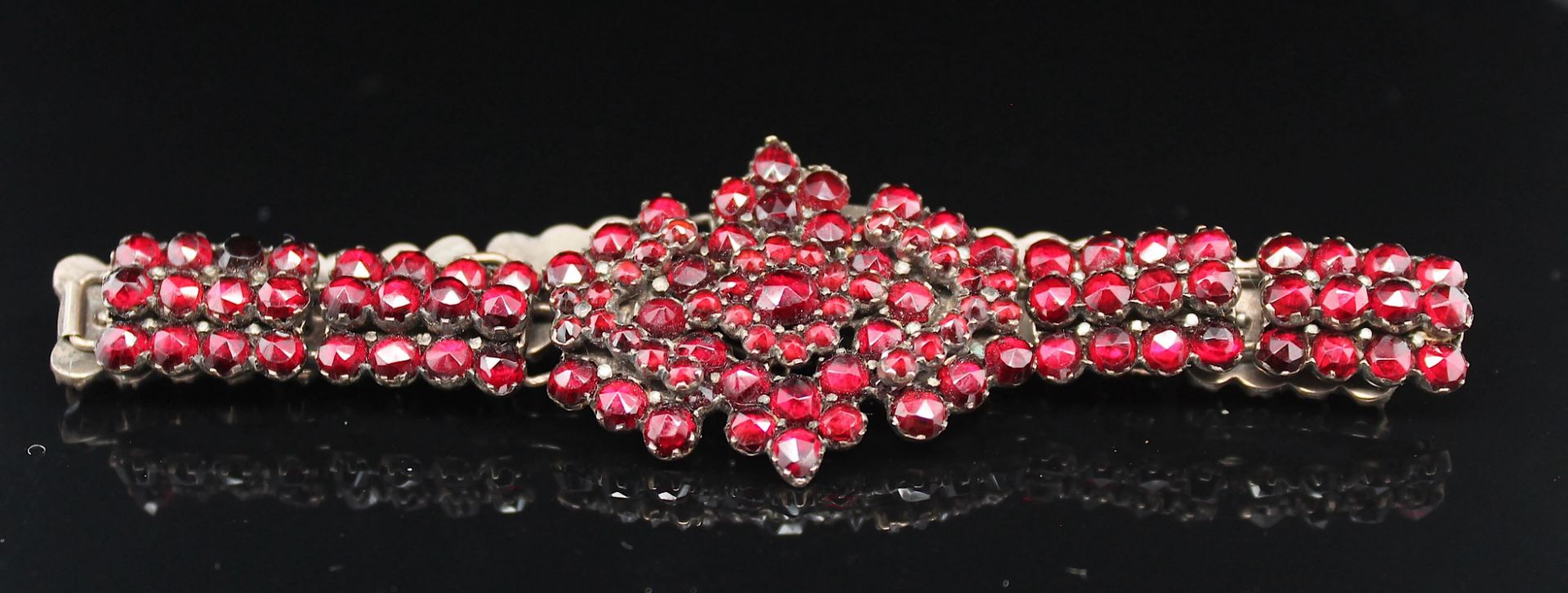 Garnet bracelet around 1900 - Image 2 of 3