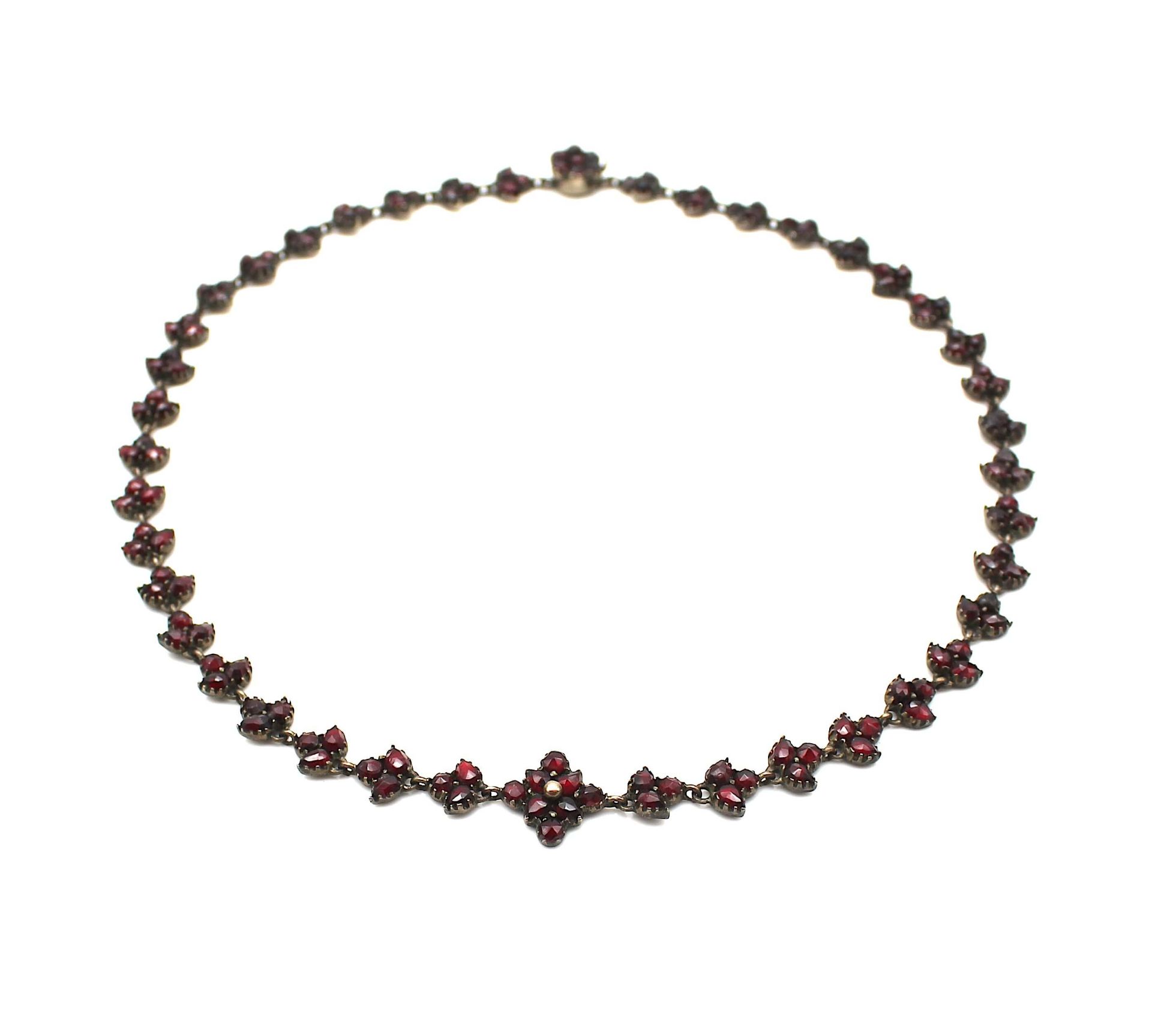 Garnet necklace around 1900